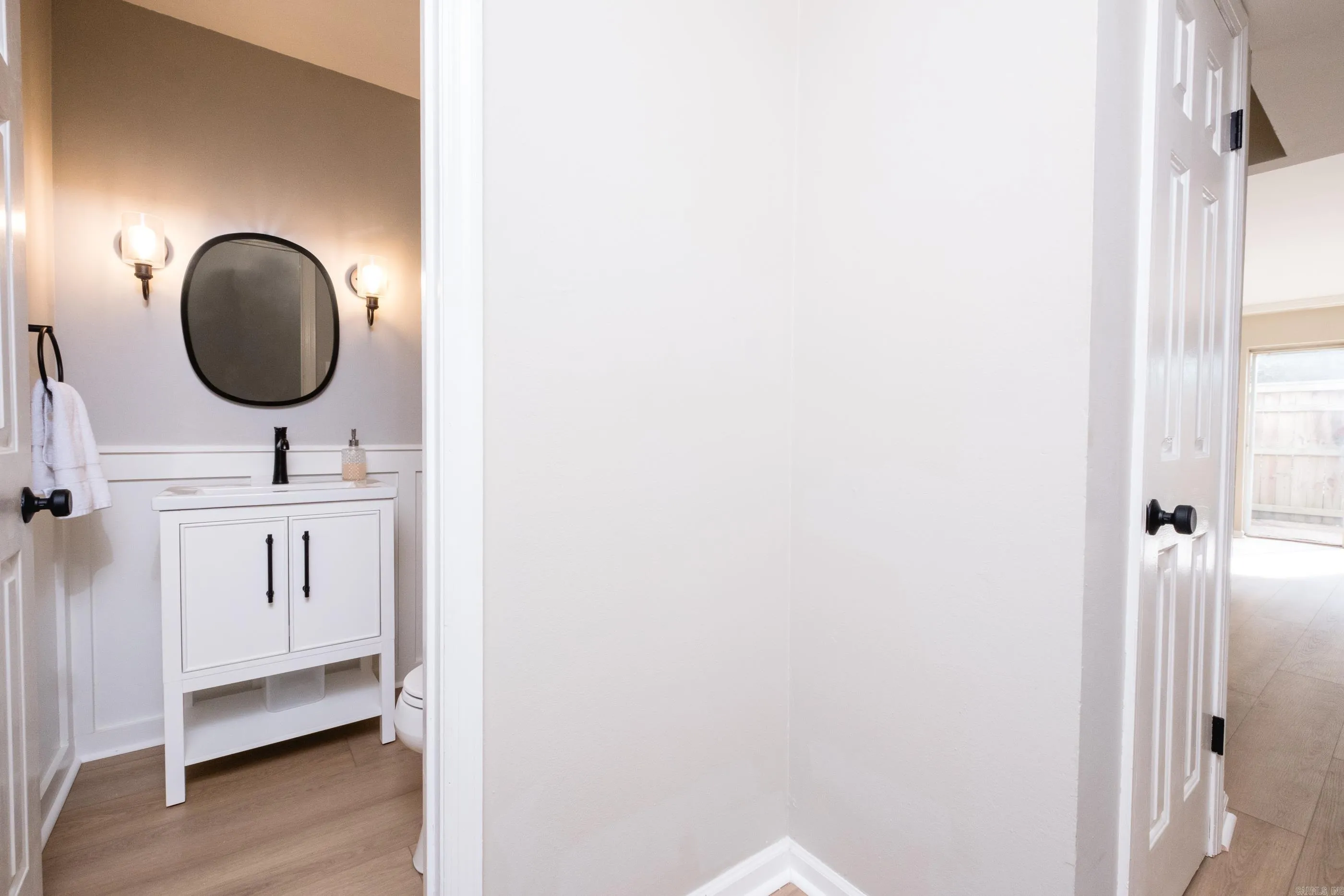 Property at 34  Kingsbridge way - Image 7