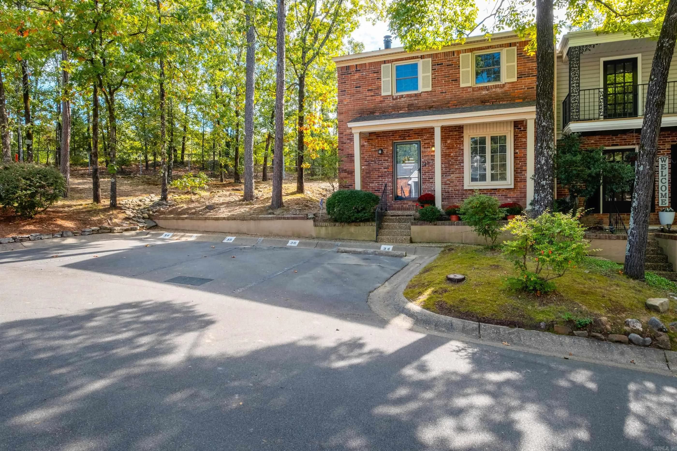 Property at 34  Kingsbridge way - Image 2
