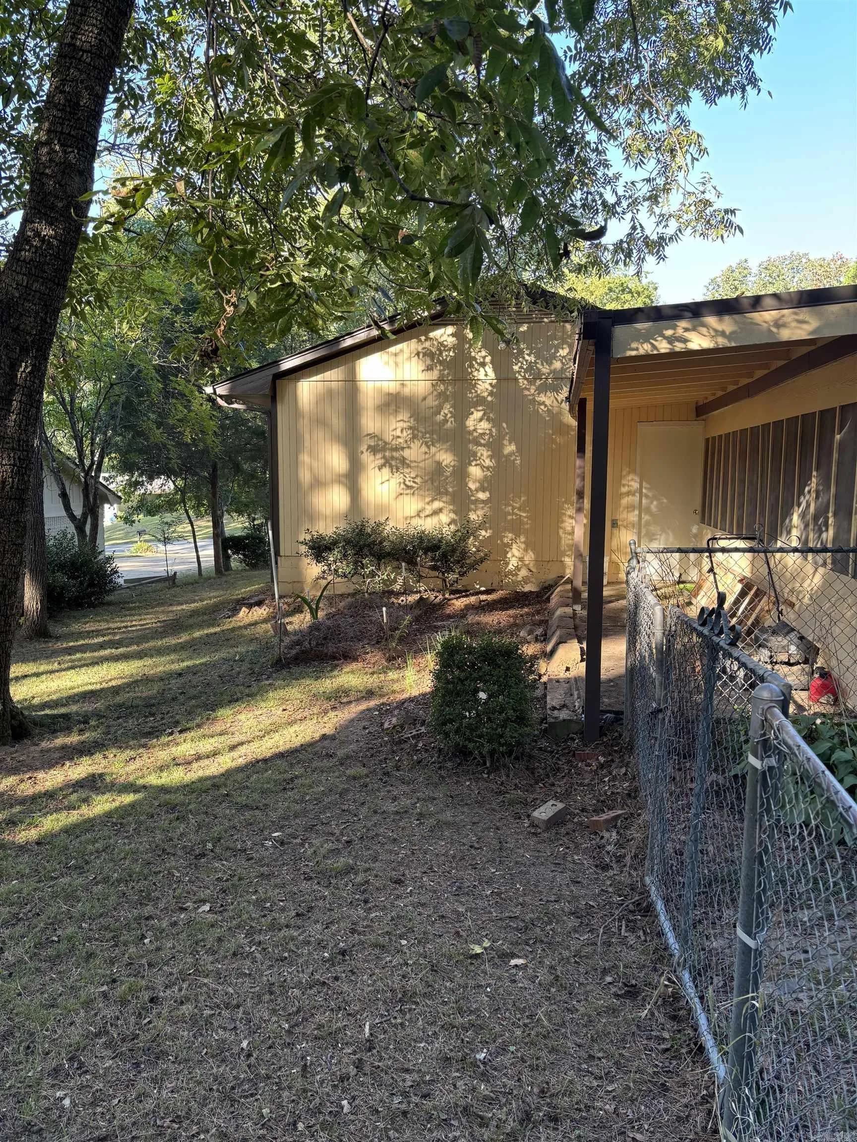 Property at 2104  Indian trails - Image 27