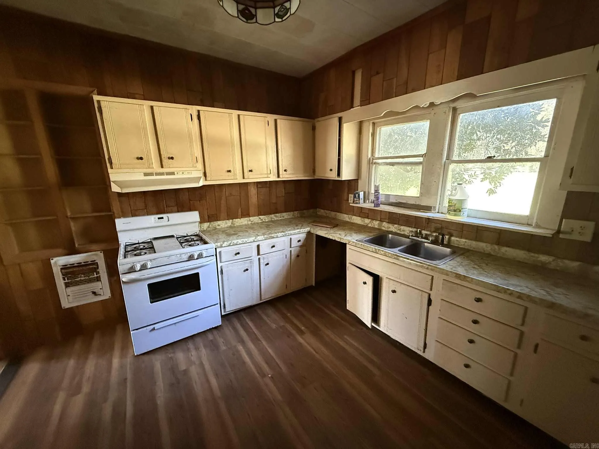 Property at 278 E Prairie st - Image 8