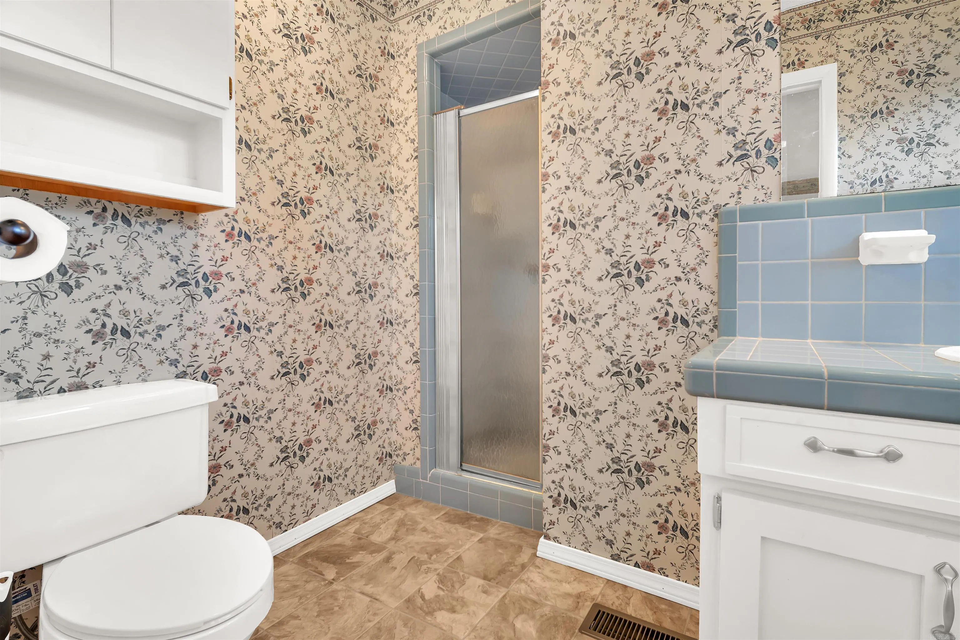 Property at 1400  View - Image 22