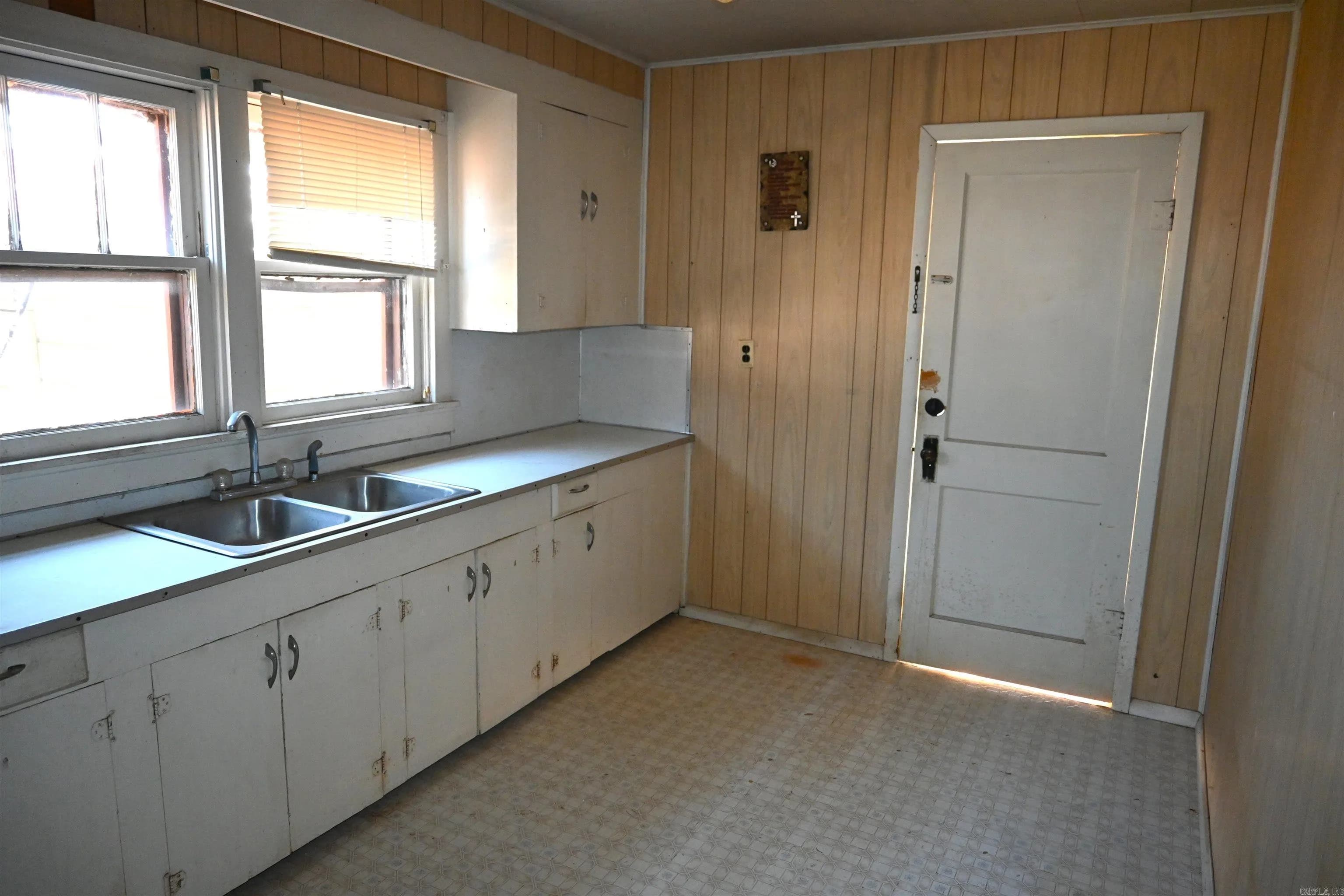 Property at 709  W. church - Image 6