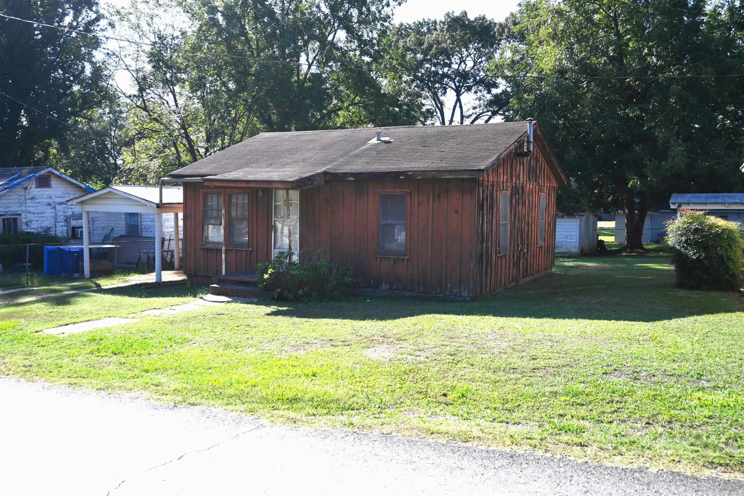 Property at 709  W. church - Image 2