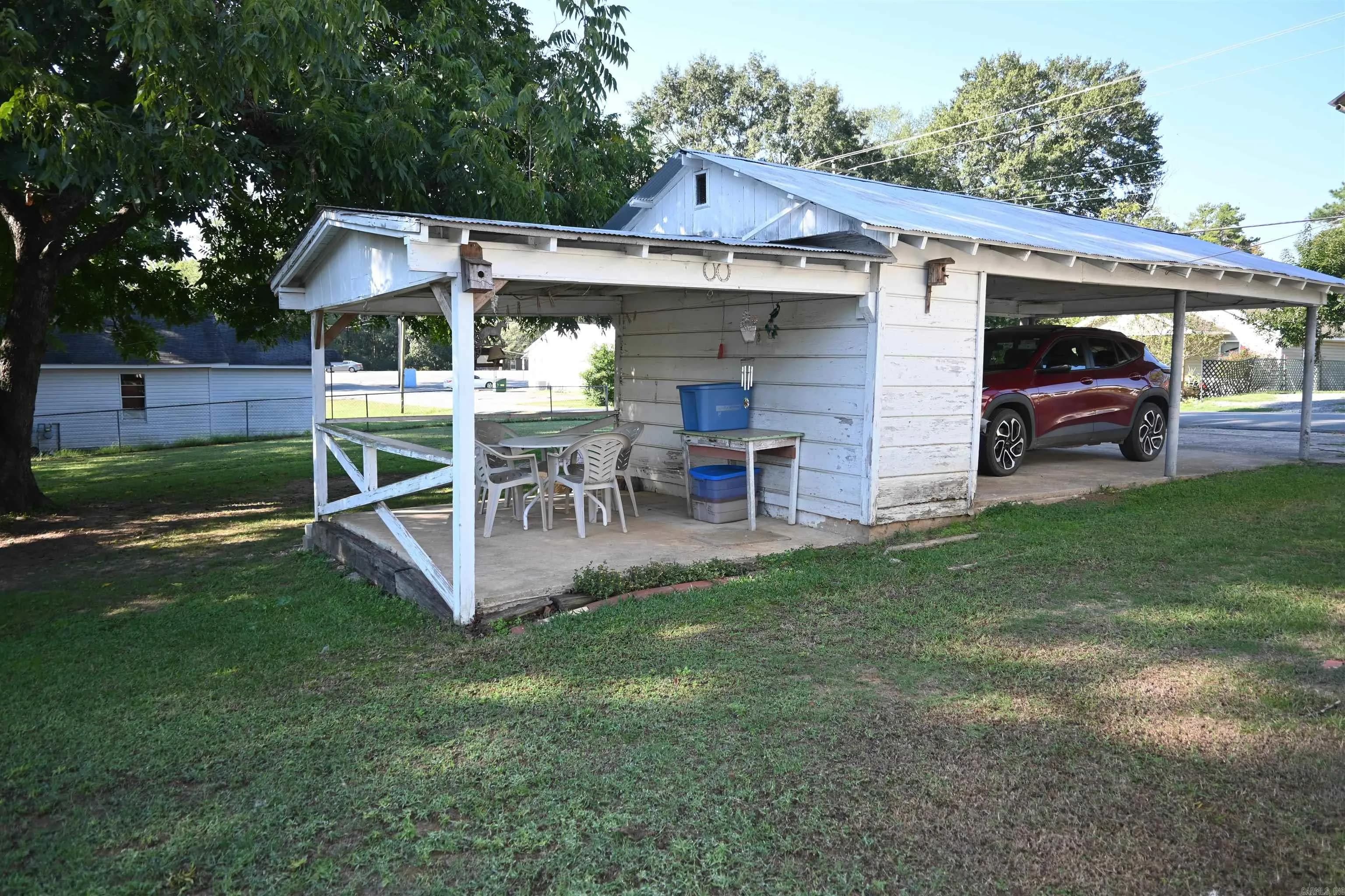 Property at 711  W. church - Image 25