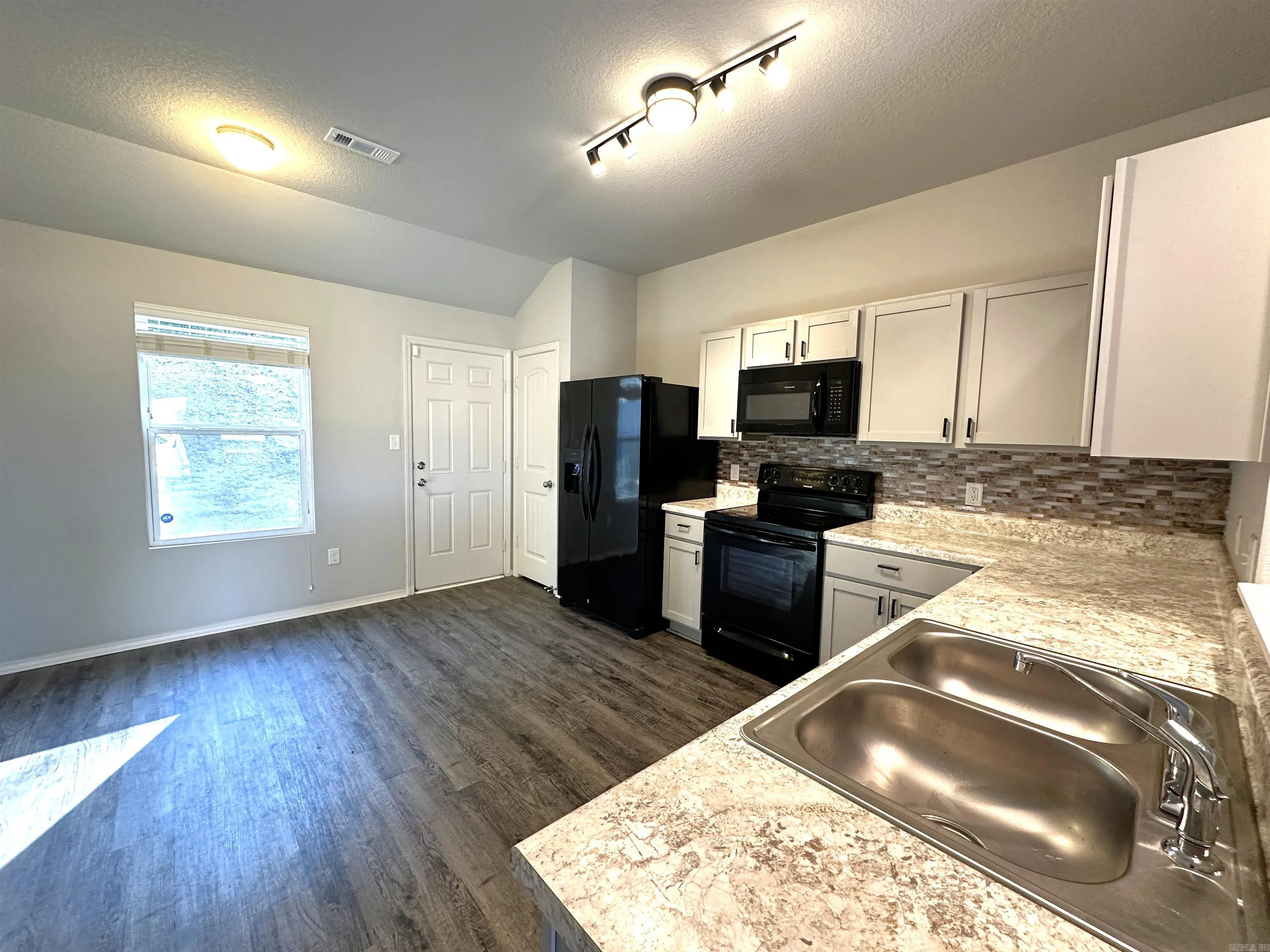 Property at 14  Spring ridge - Image 4