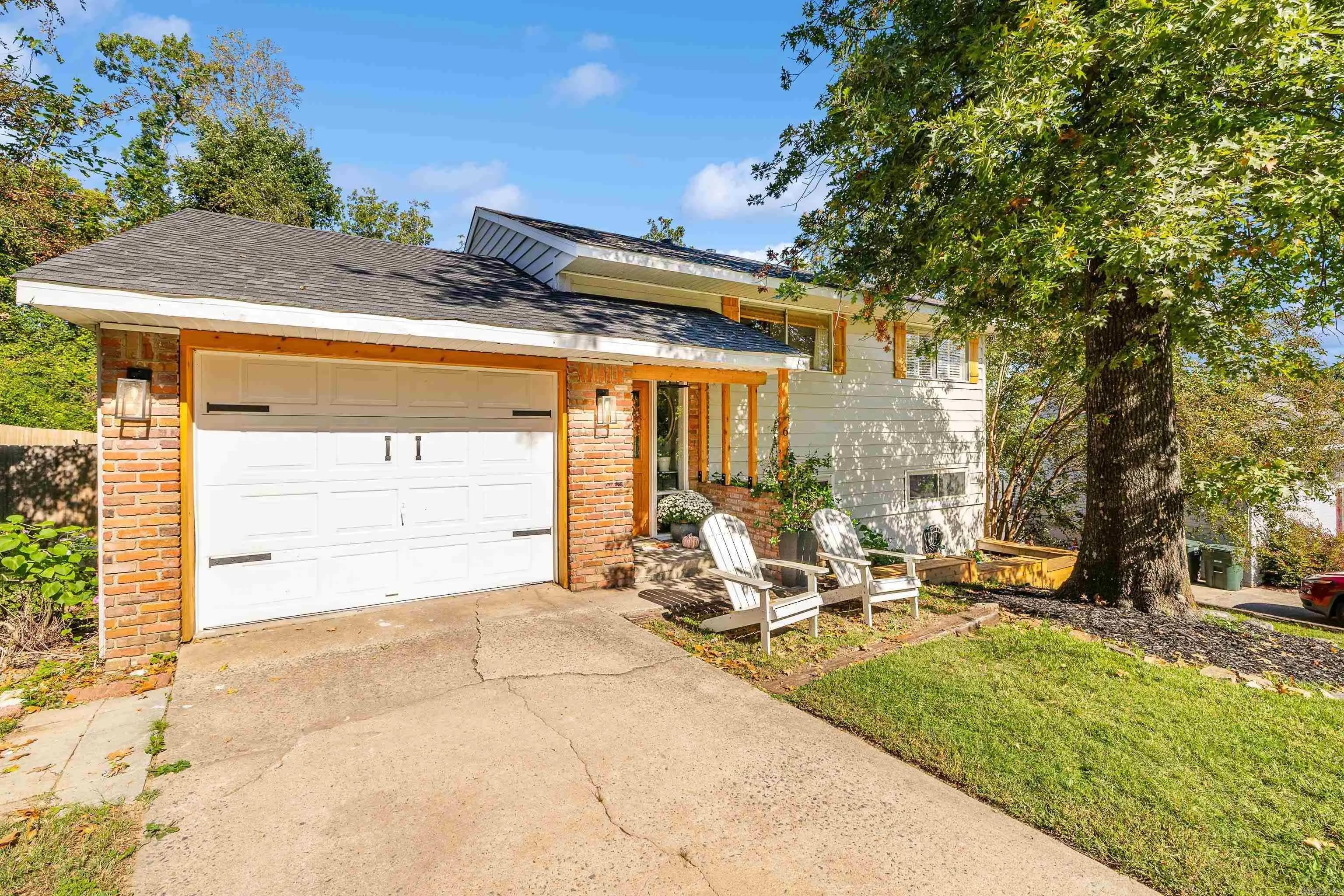 Property at 6  White oak - Image 5