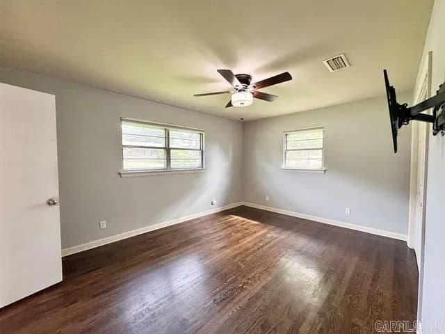 Property at 2204 E Lee ave - Image 15