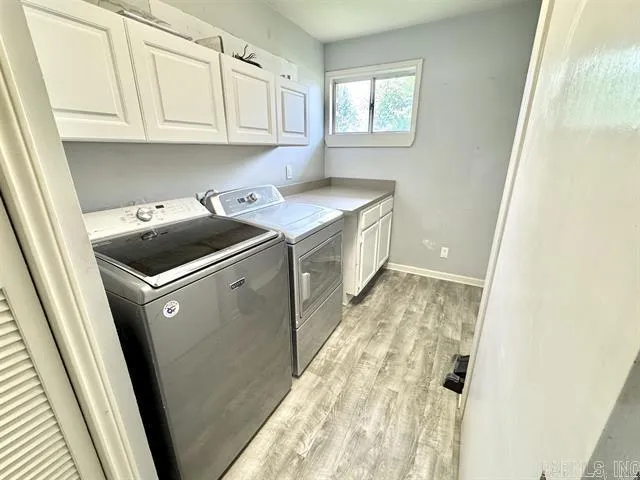 Property at 2204 E Lee ave - Image 10