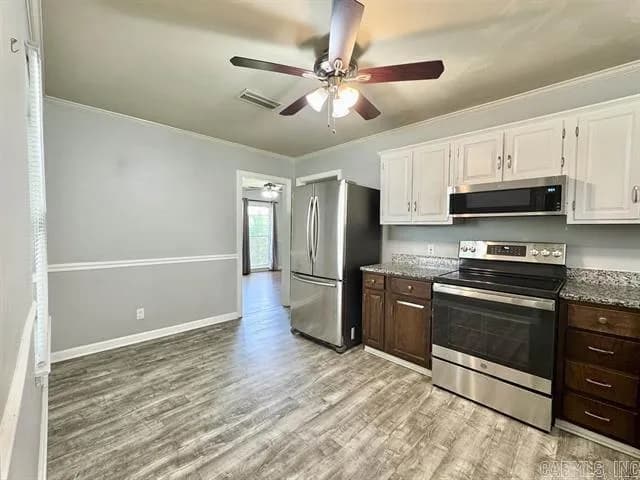 Property at 2204 E Lee ave - Image 7