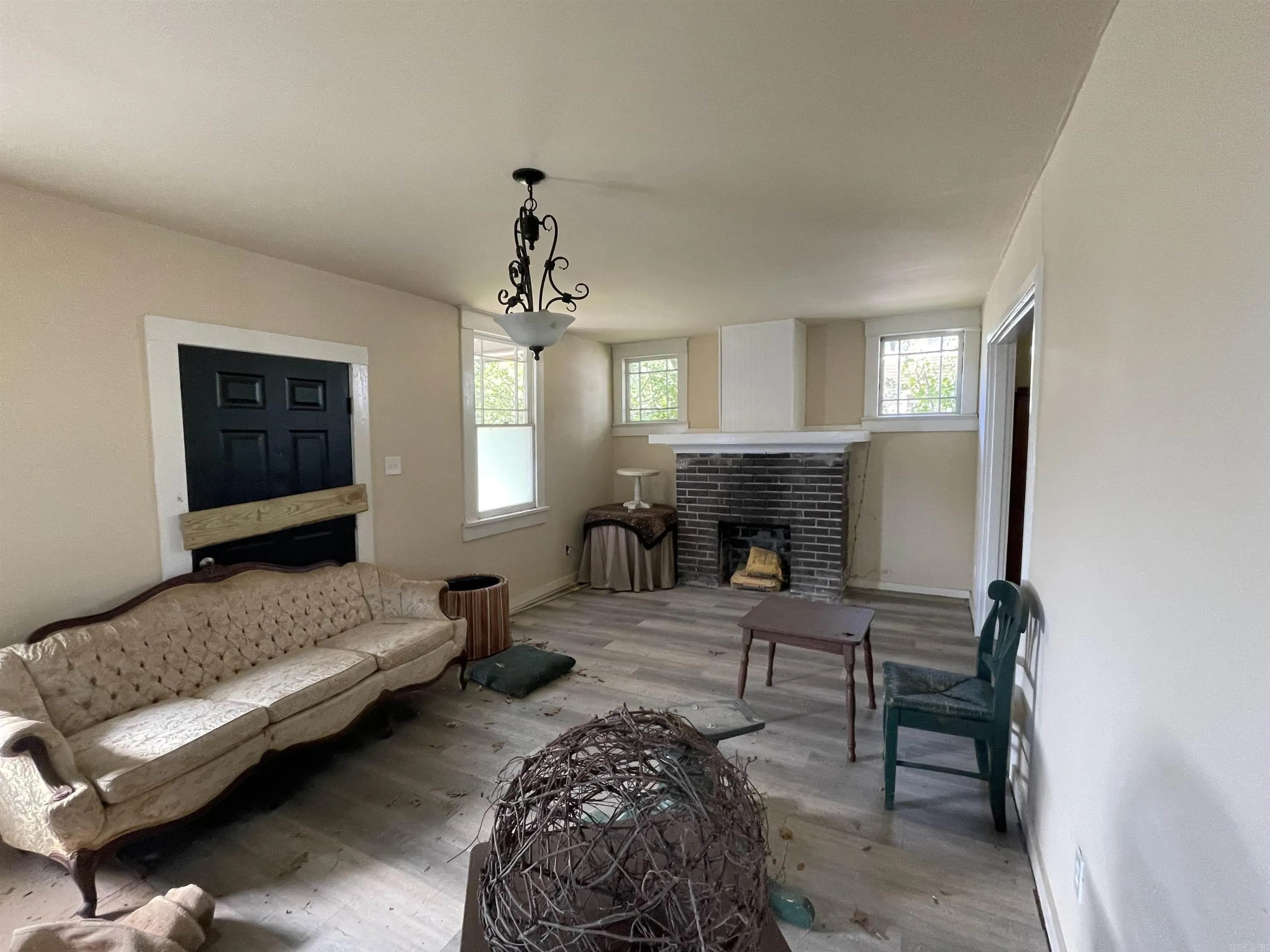 Property at 1423  Allis - Image 5