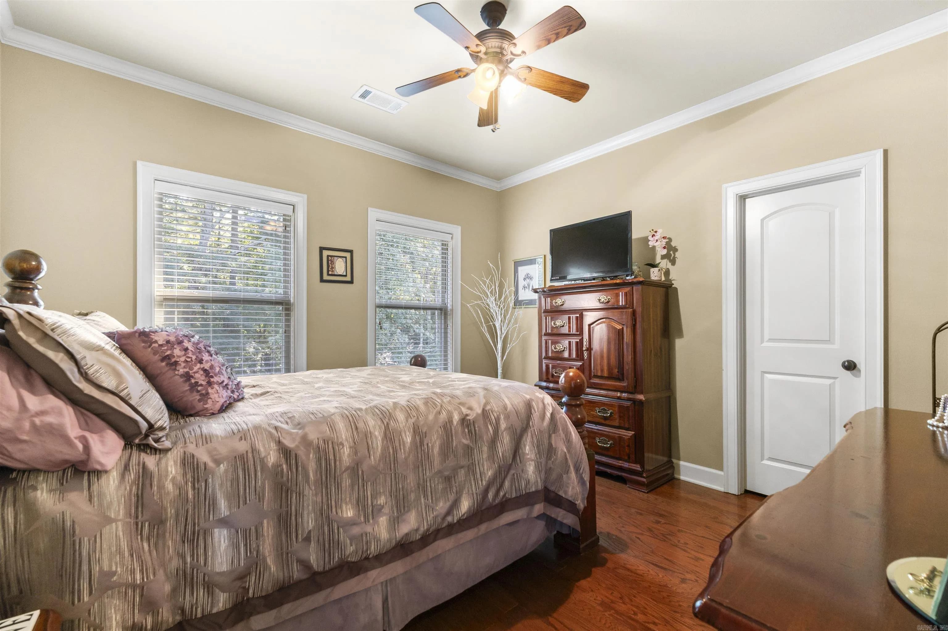 Property at 527  Clayton oaks - Image 36