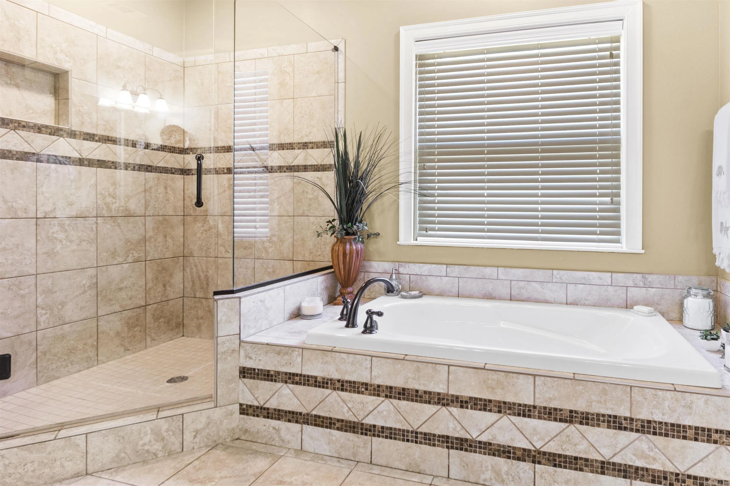 Property at 527  Clayton oaks - Image 31