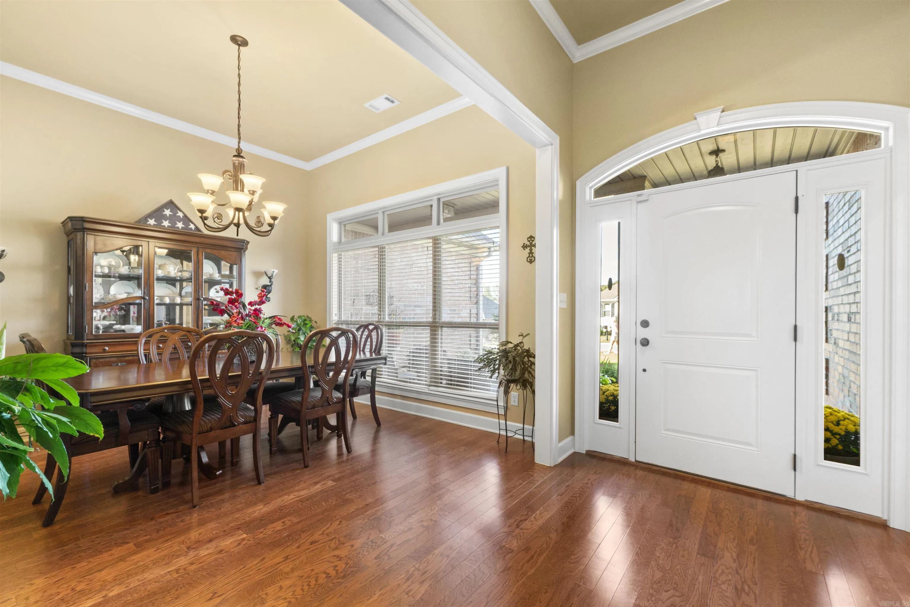 Property at 527  Clayton oaks - Image 6