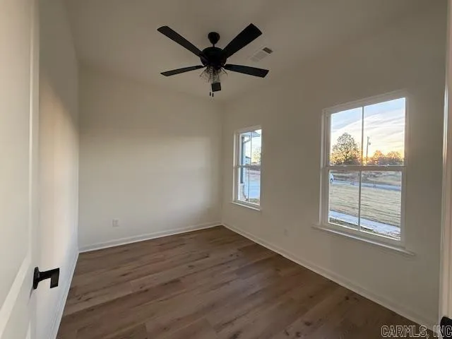 Property at 1008  Creekwood - Image 7