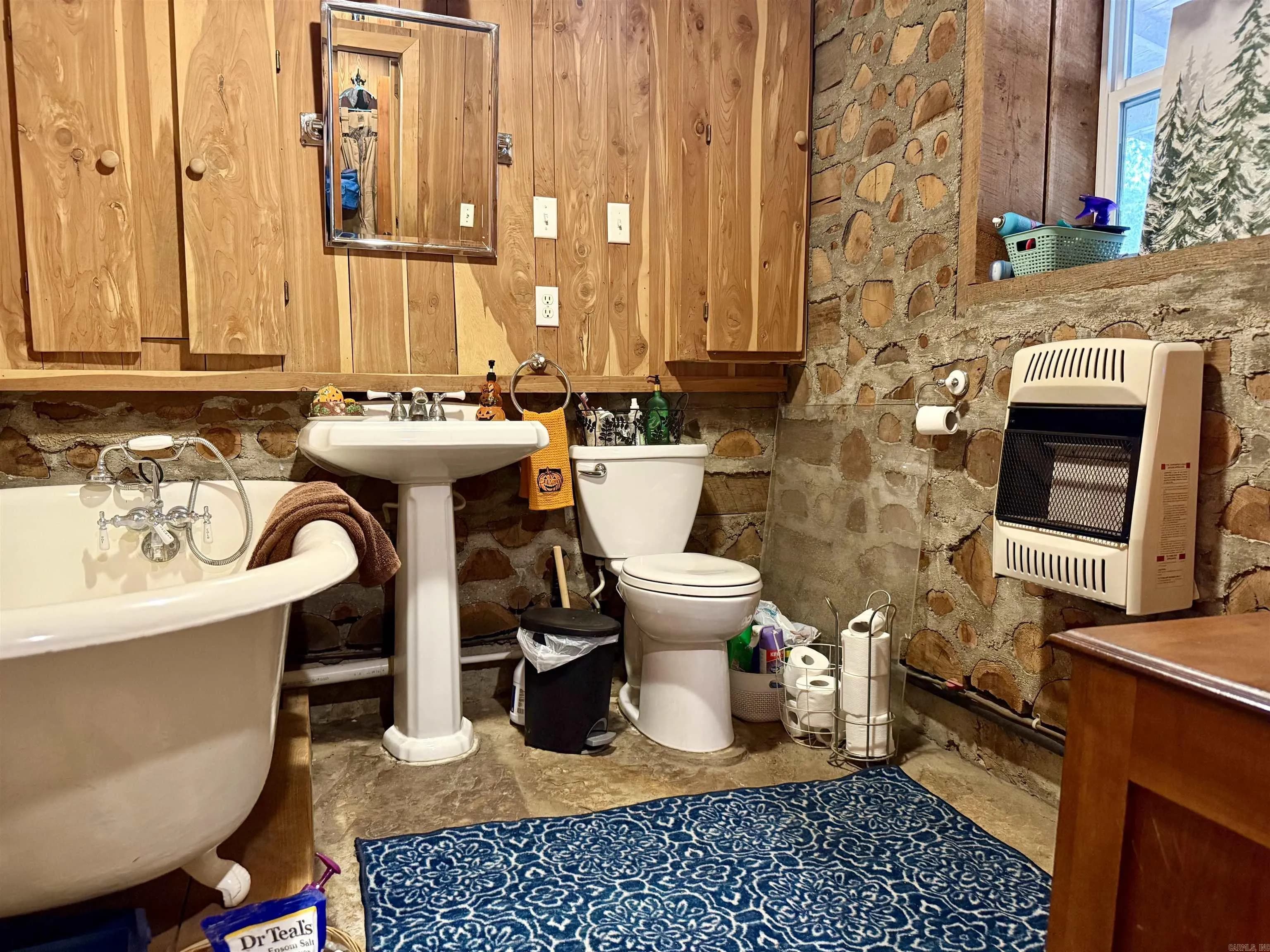 Property at 702  Fox run - Image 16