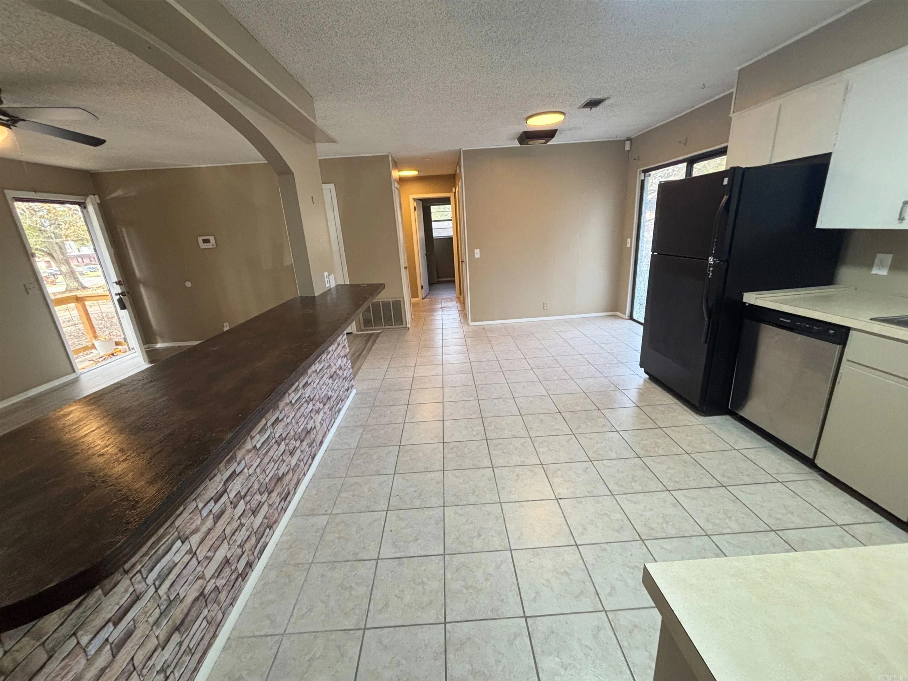 Property at 508  Mustang - Image 2