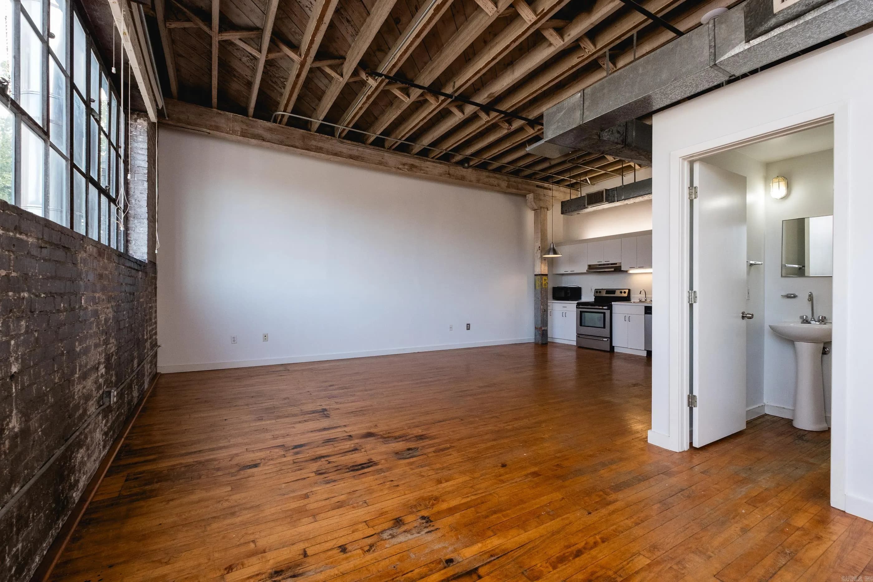 Property at 423 E 3rd  201, 201 - Image 14