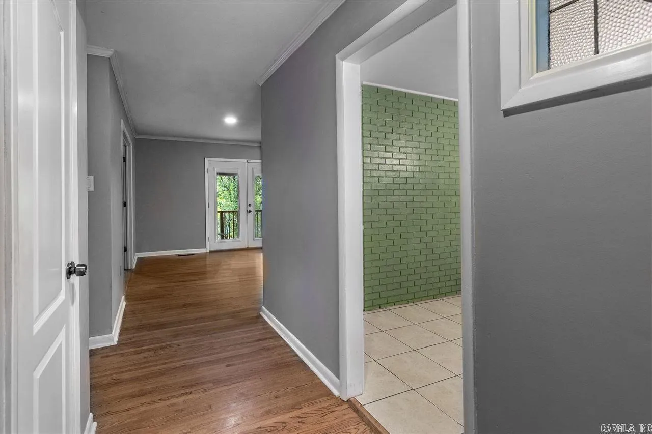 Property at 5031  Lakeview - Image 5