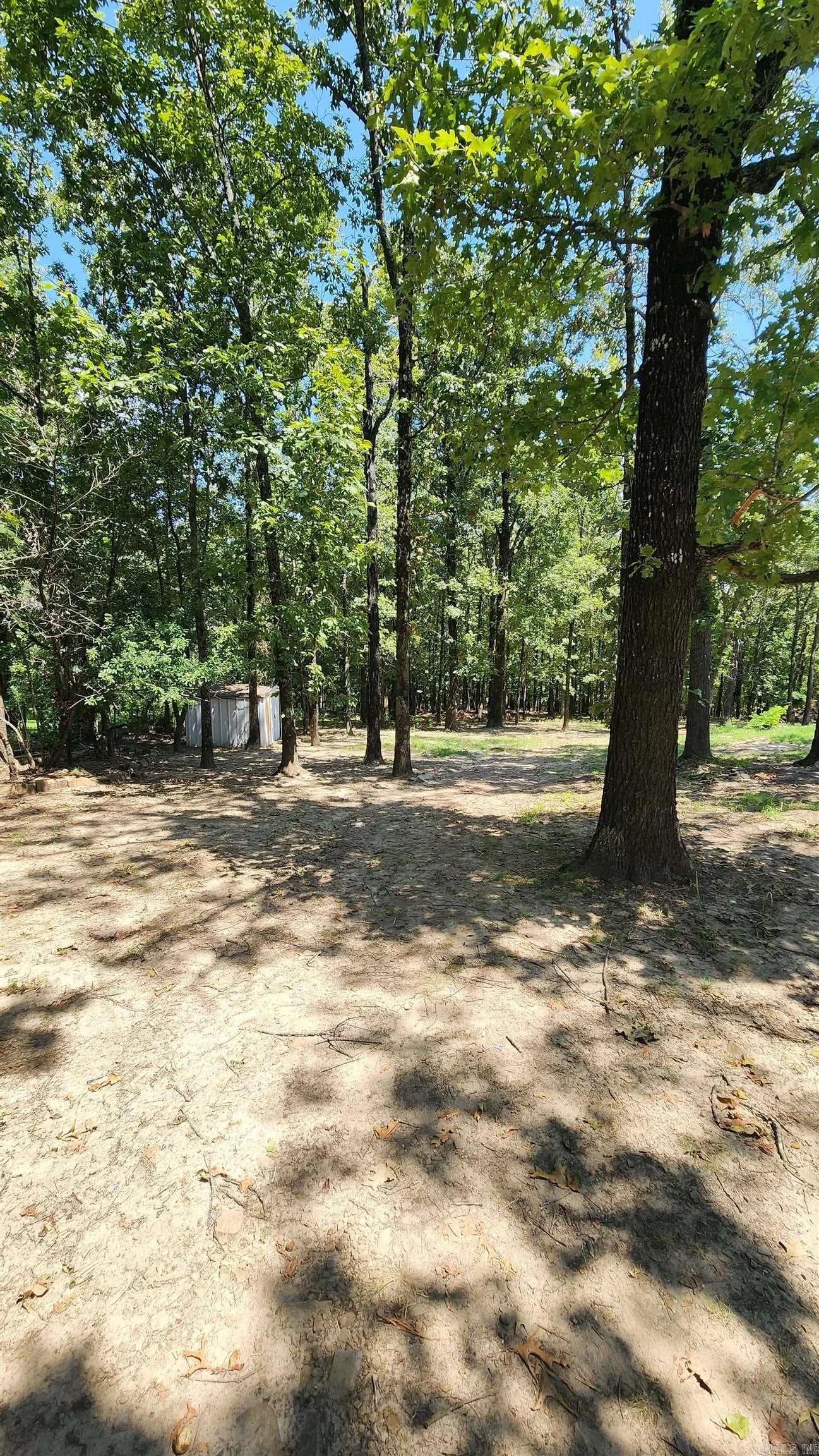 Property at 6  Willow lake - Image 6