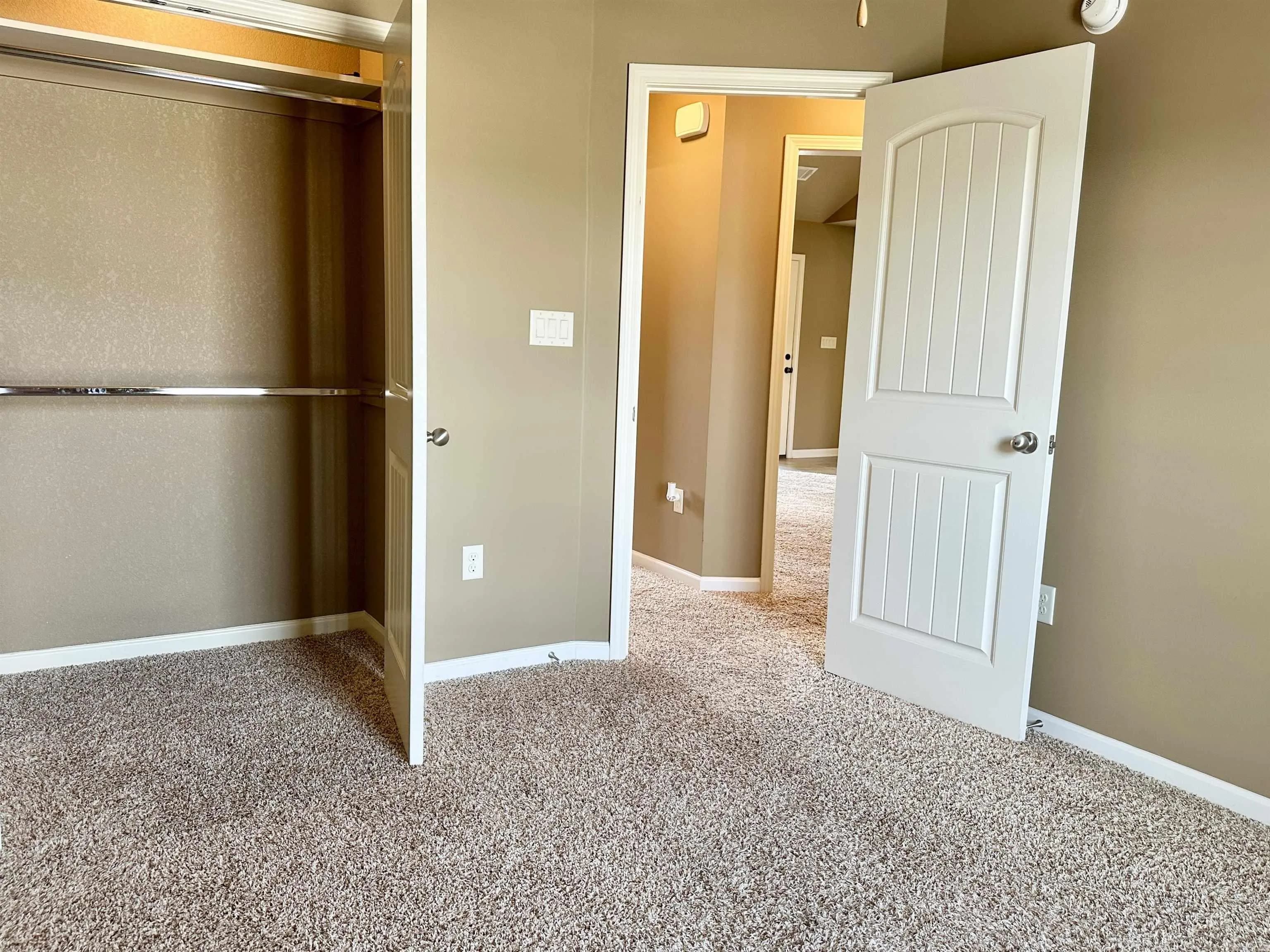 Property at 423  Copperstone - Image 20