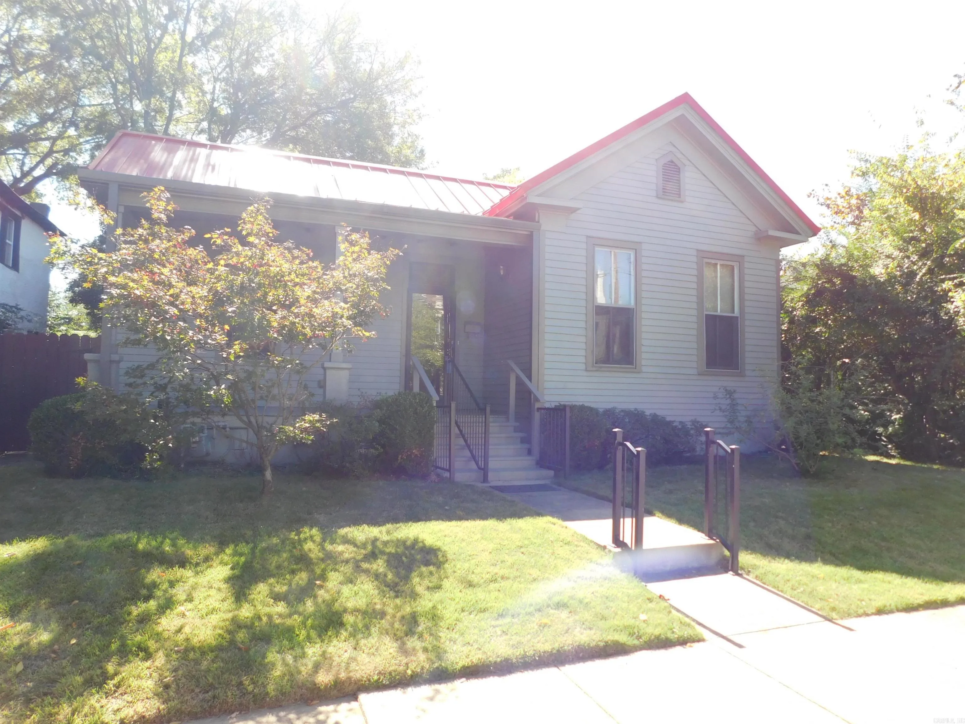 Property at 415 E 8th - Image 2