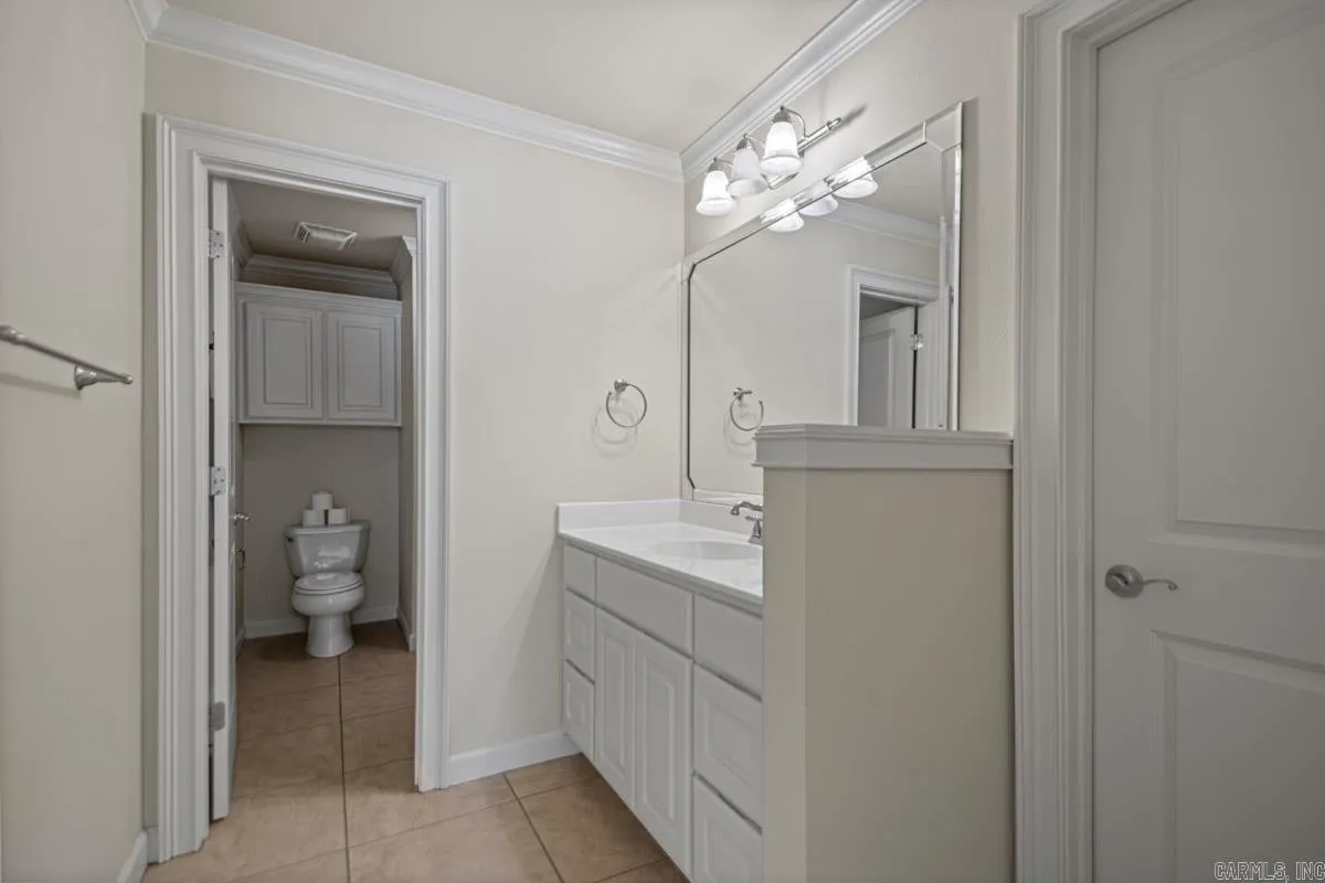 Property at 410  Wellington woods - Image 27