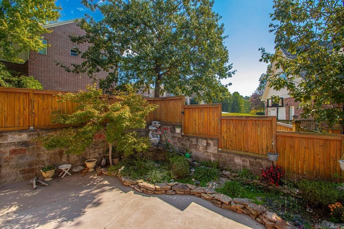 Property at 410  Wellington woods - Image 39
