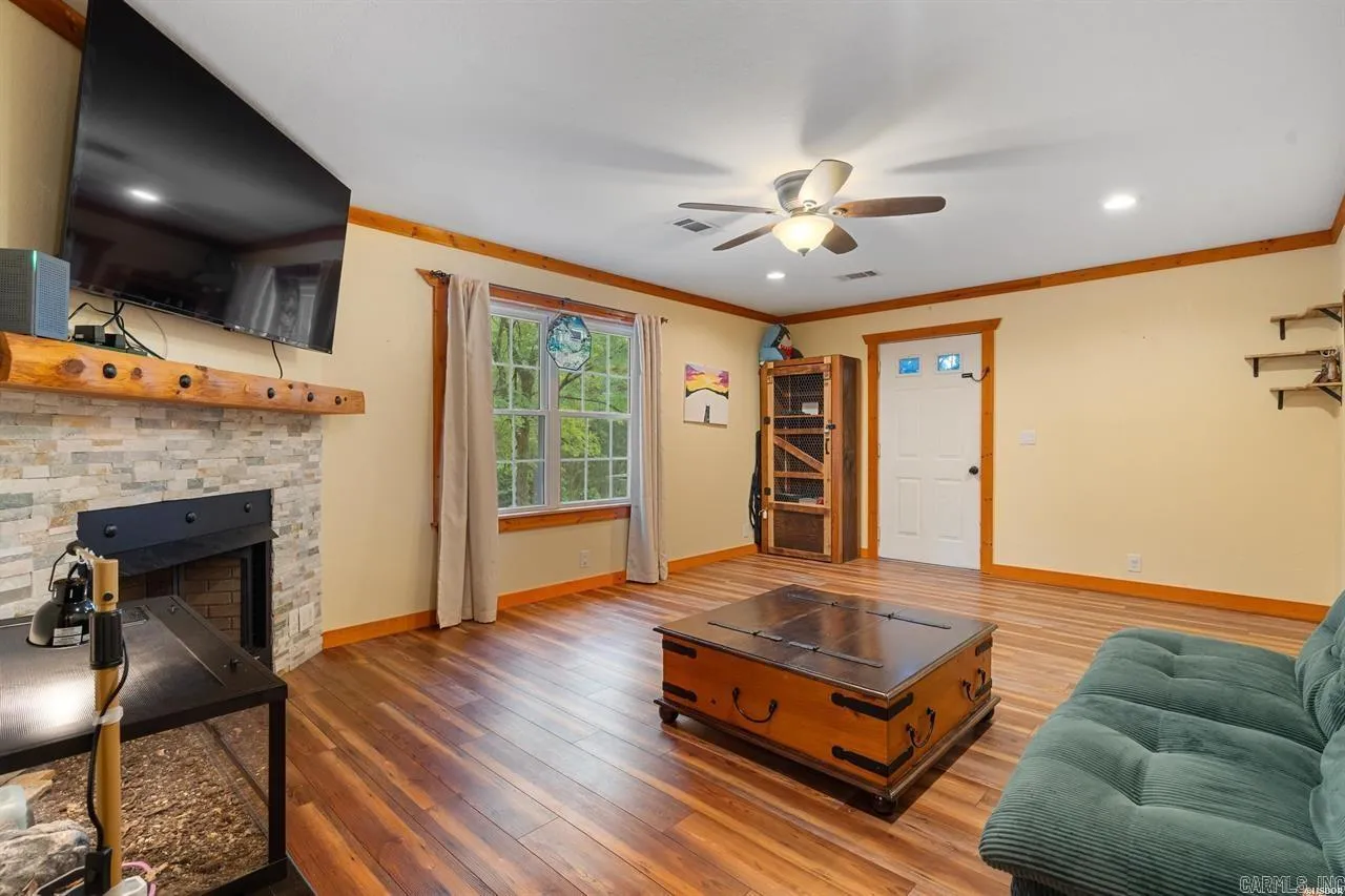 Property at 835  Danville - Image 18