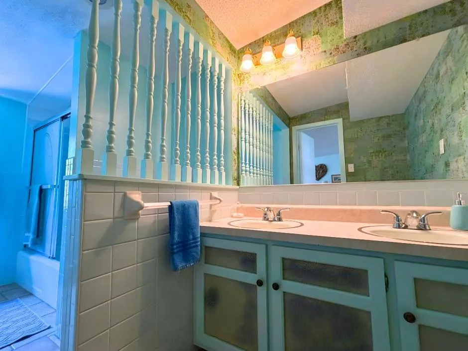 Property at 11  Winona - Image 33