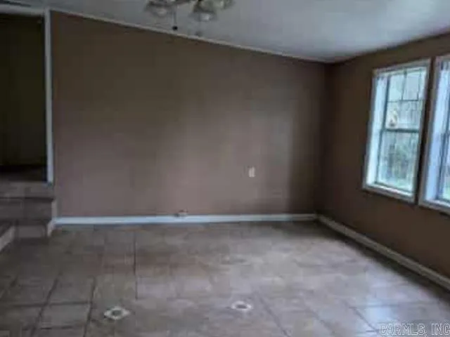 Property at 919 W Semmes - Image 6