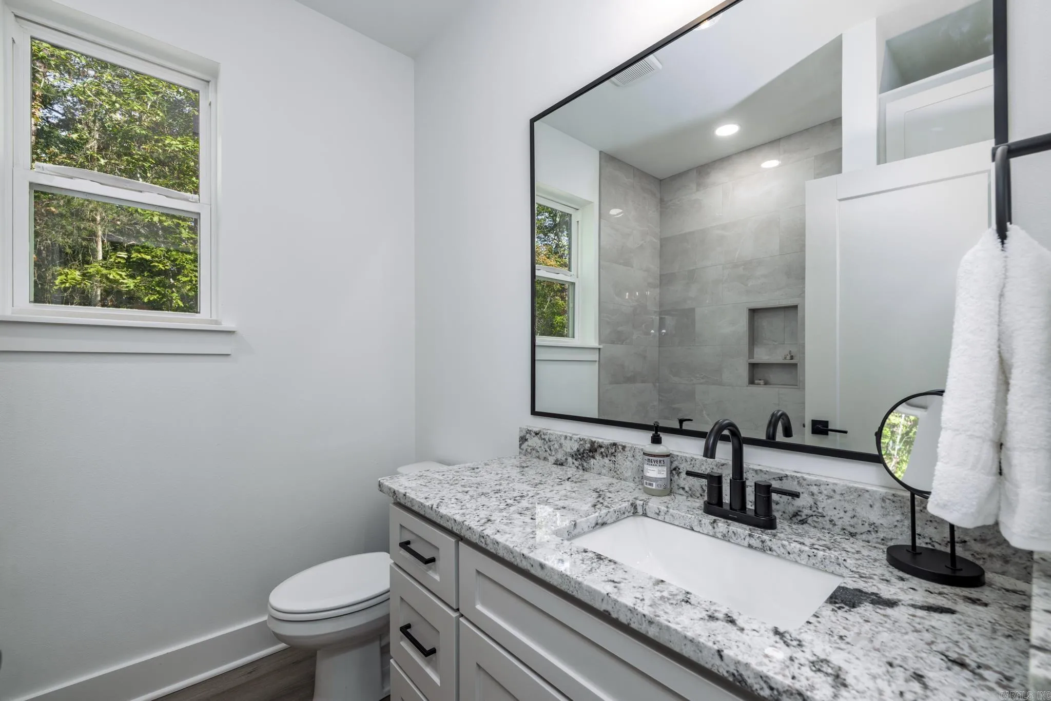 Property at 60  Estrella - Image 27