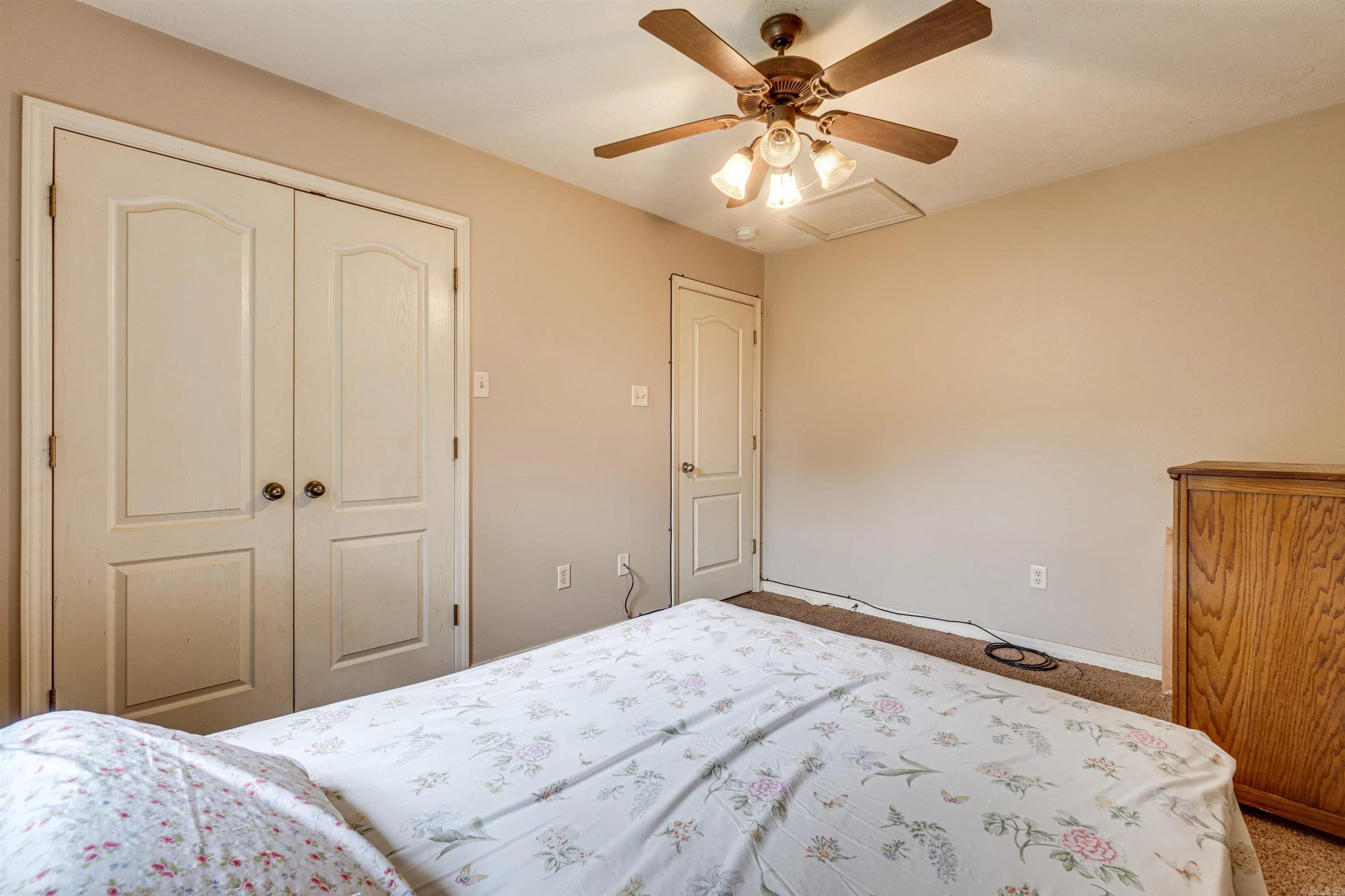 Property at 307 E Center - Image 12