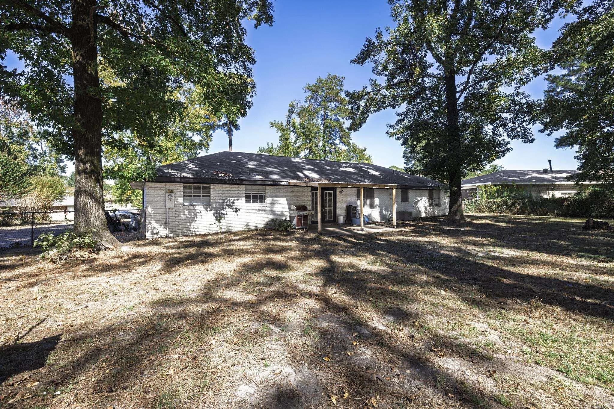 Property at 2701  Lynwood - Image 19
