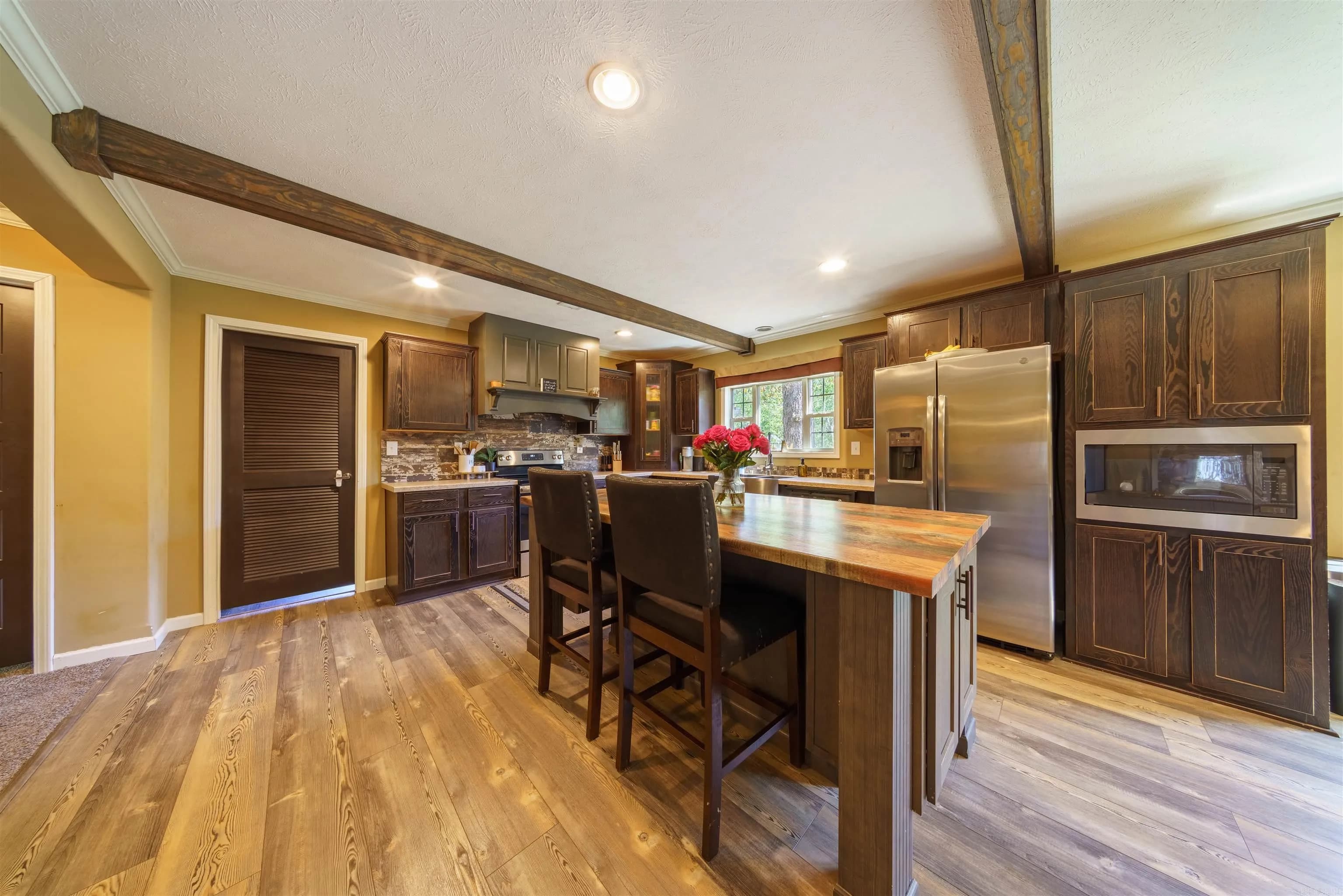 Property at 229  Veterans - Image 9