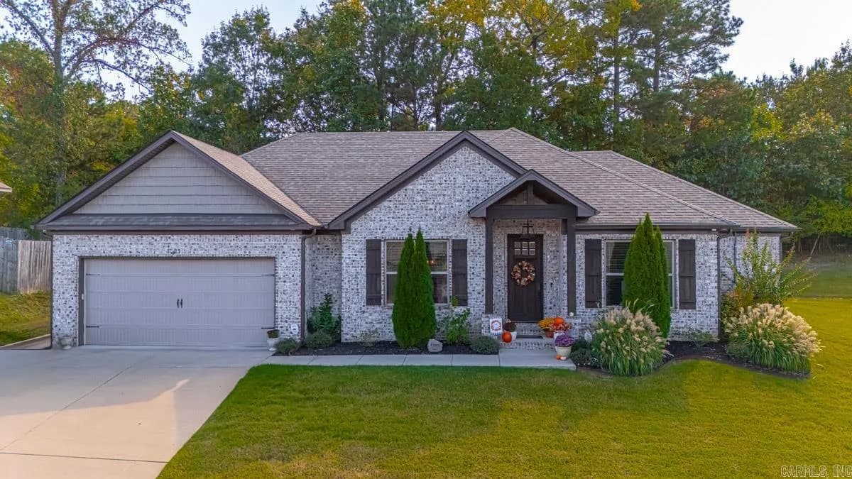 Property at 1203  Quachita cove - Image 2