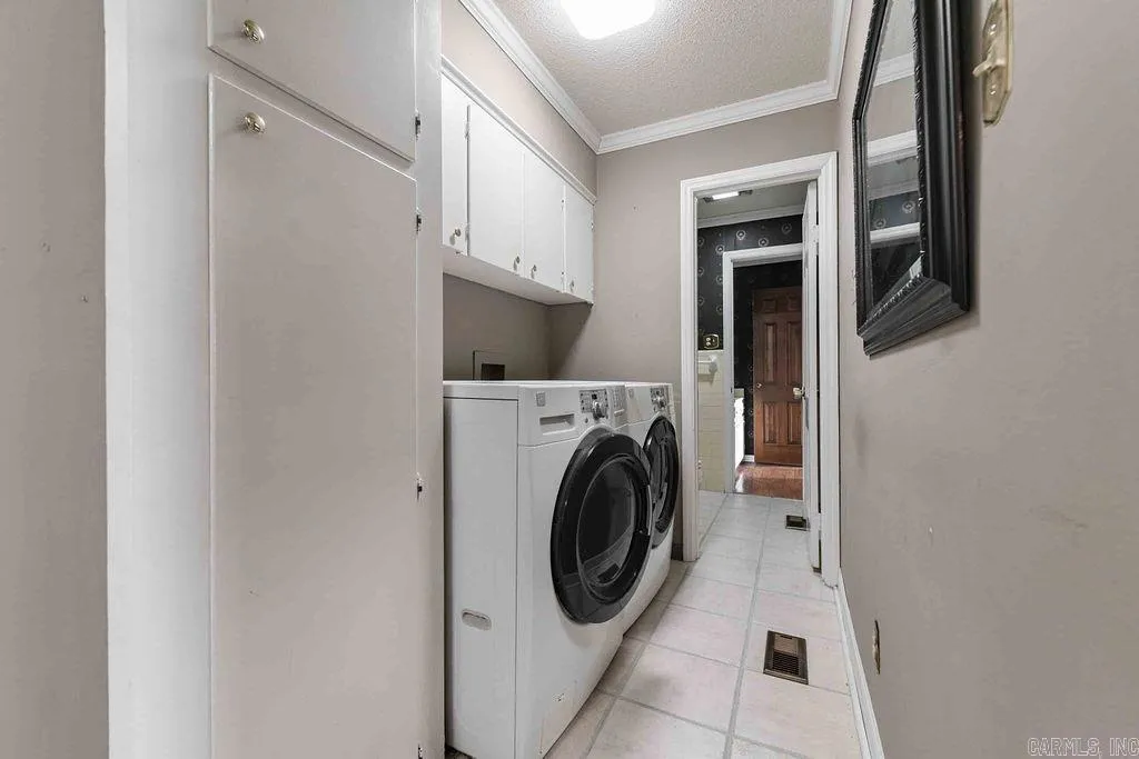 Property at 8  Minnehaha ct. - Image 18