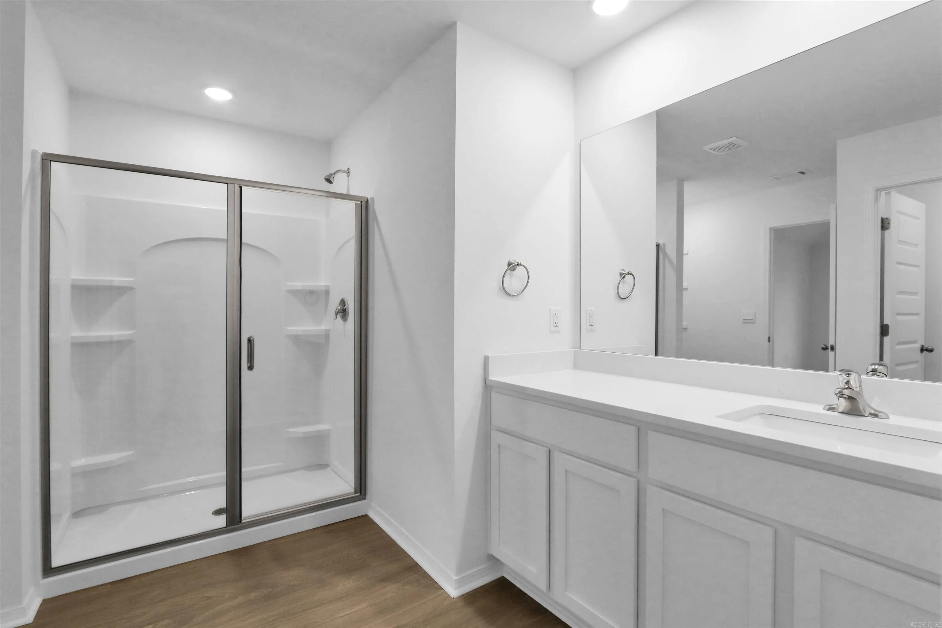 Property at 1501  Ridgefield - Image 22