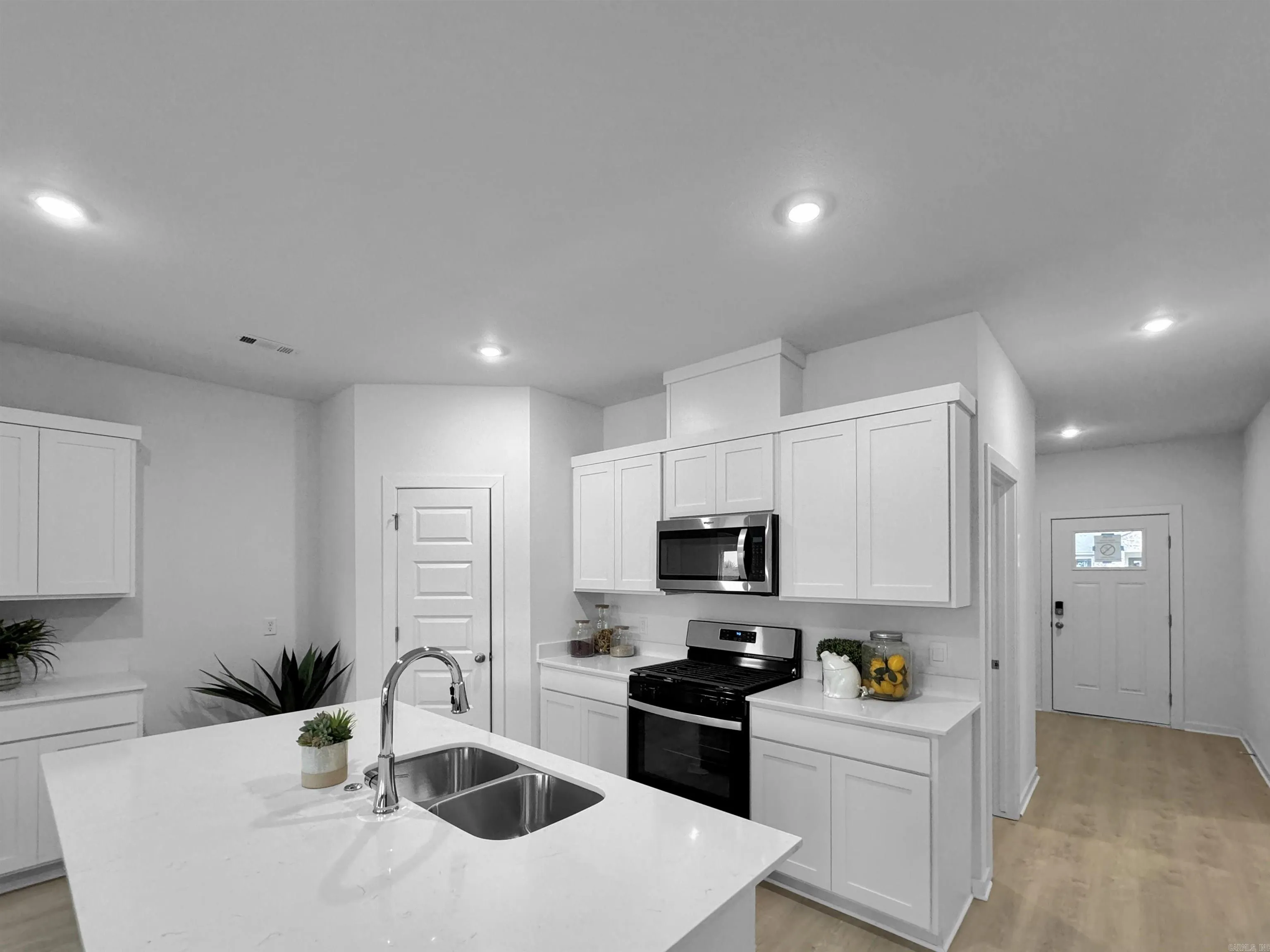 Property at 503  Cain - Image 2