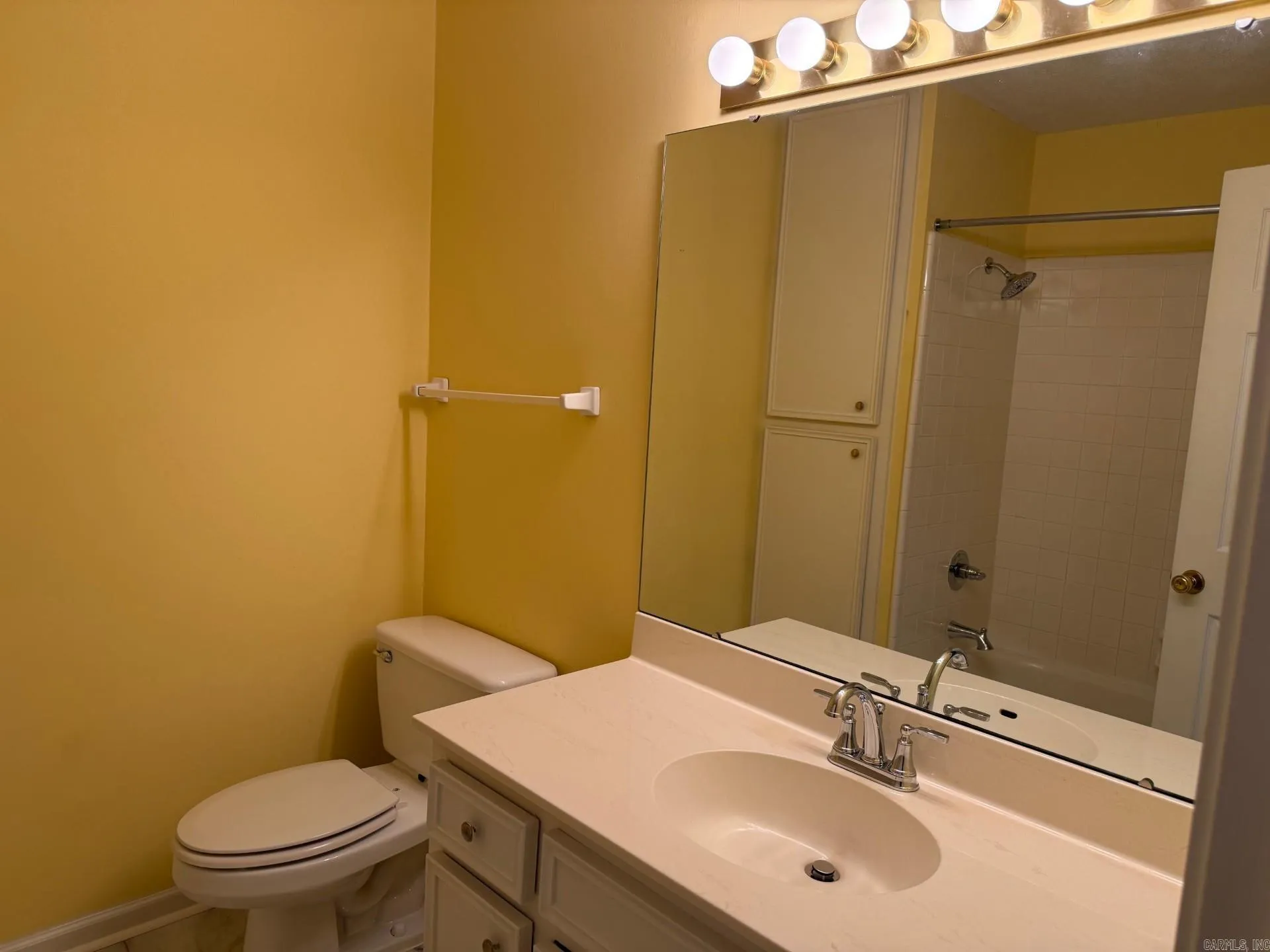 Property at 310  Nix - Image 23