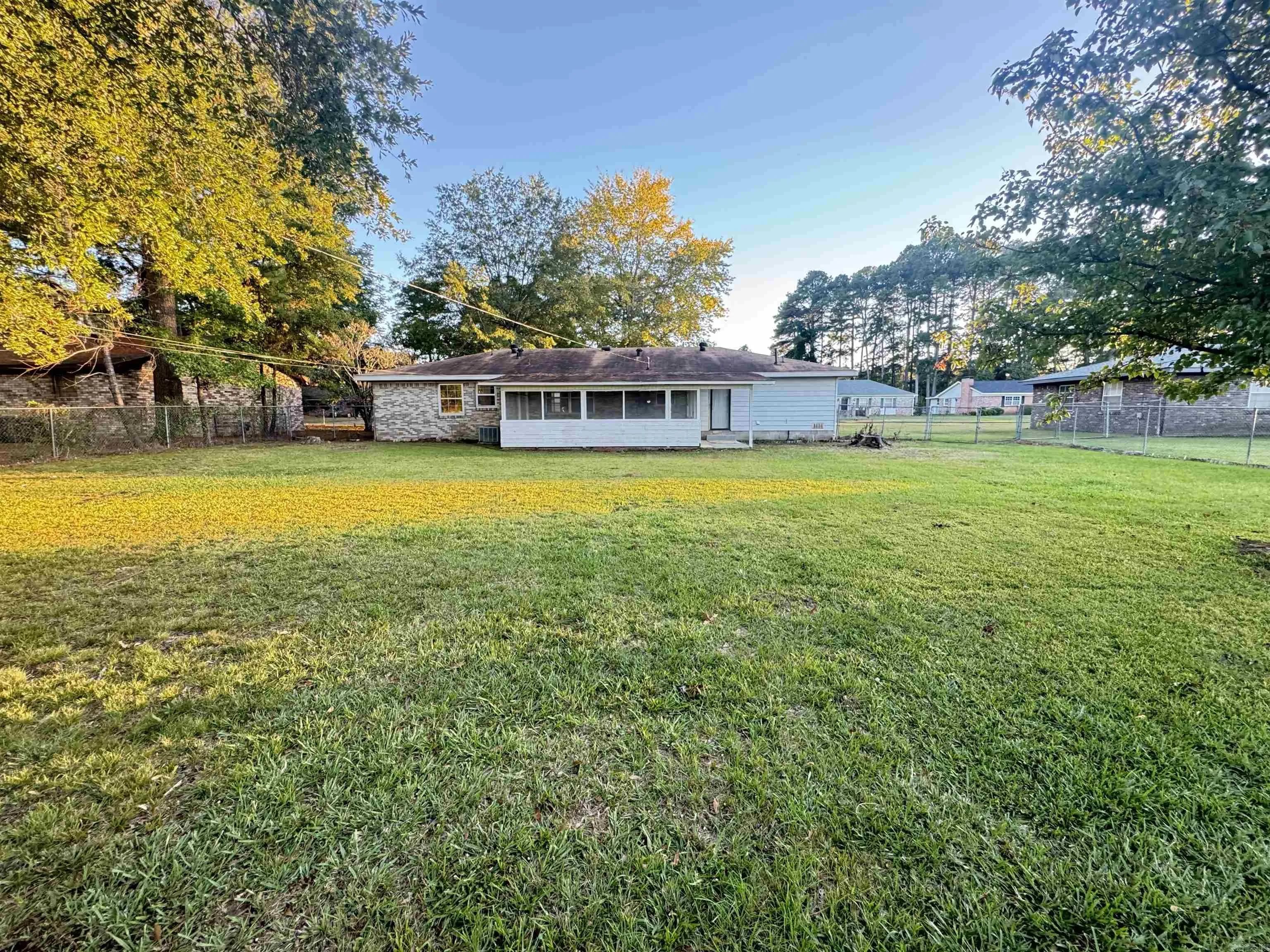 Property at 1084  Caddo - Image 3