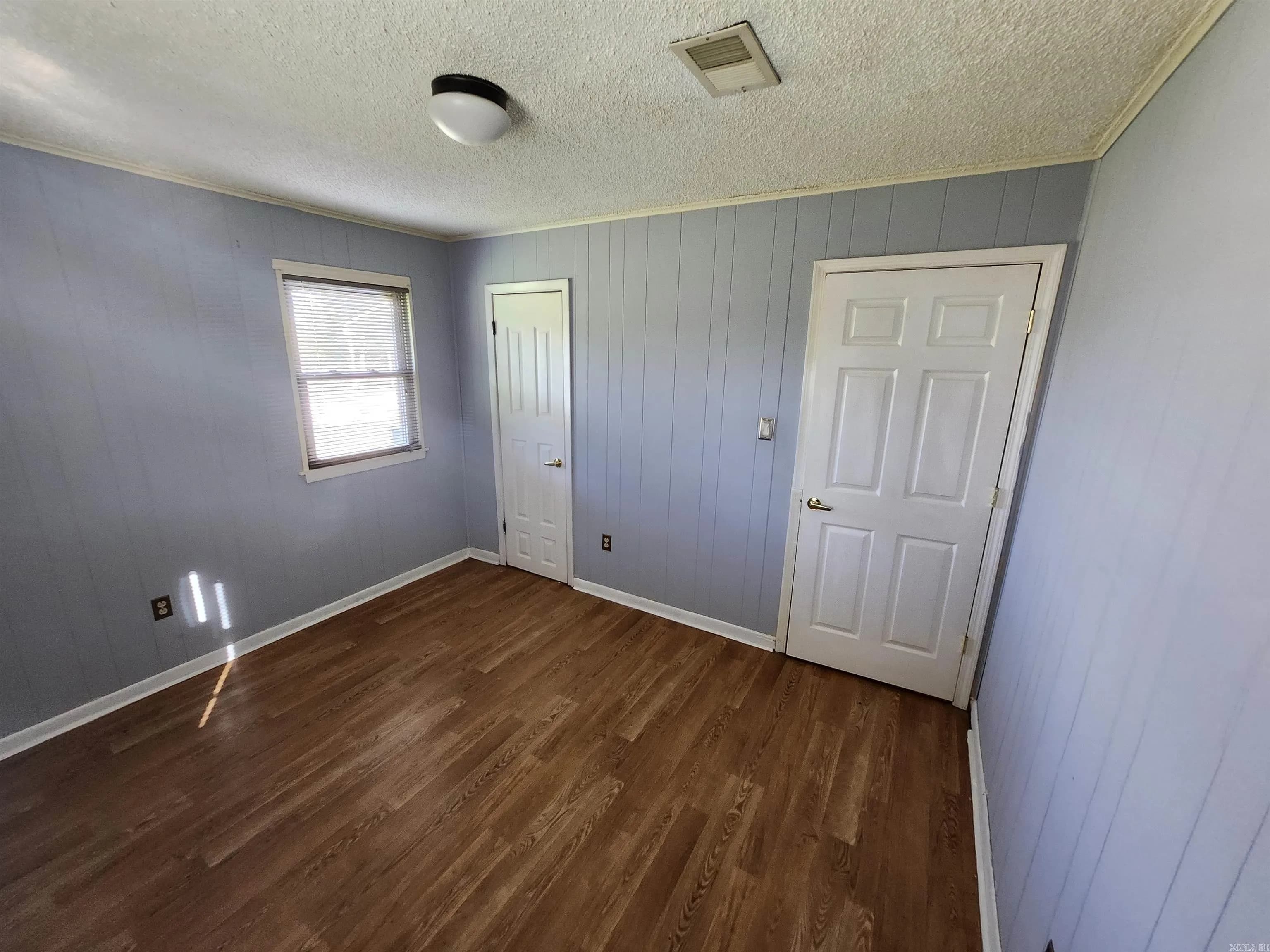 Property at 203  Georgia - Image 12