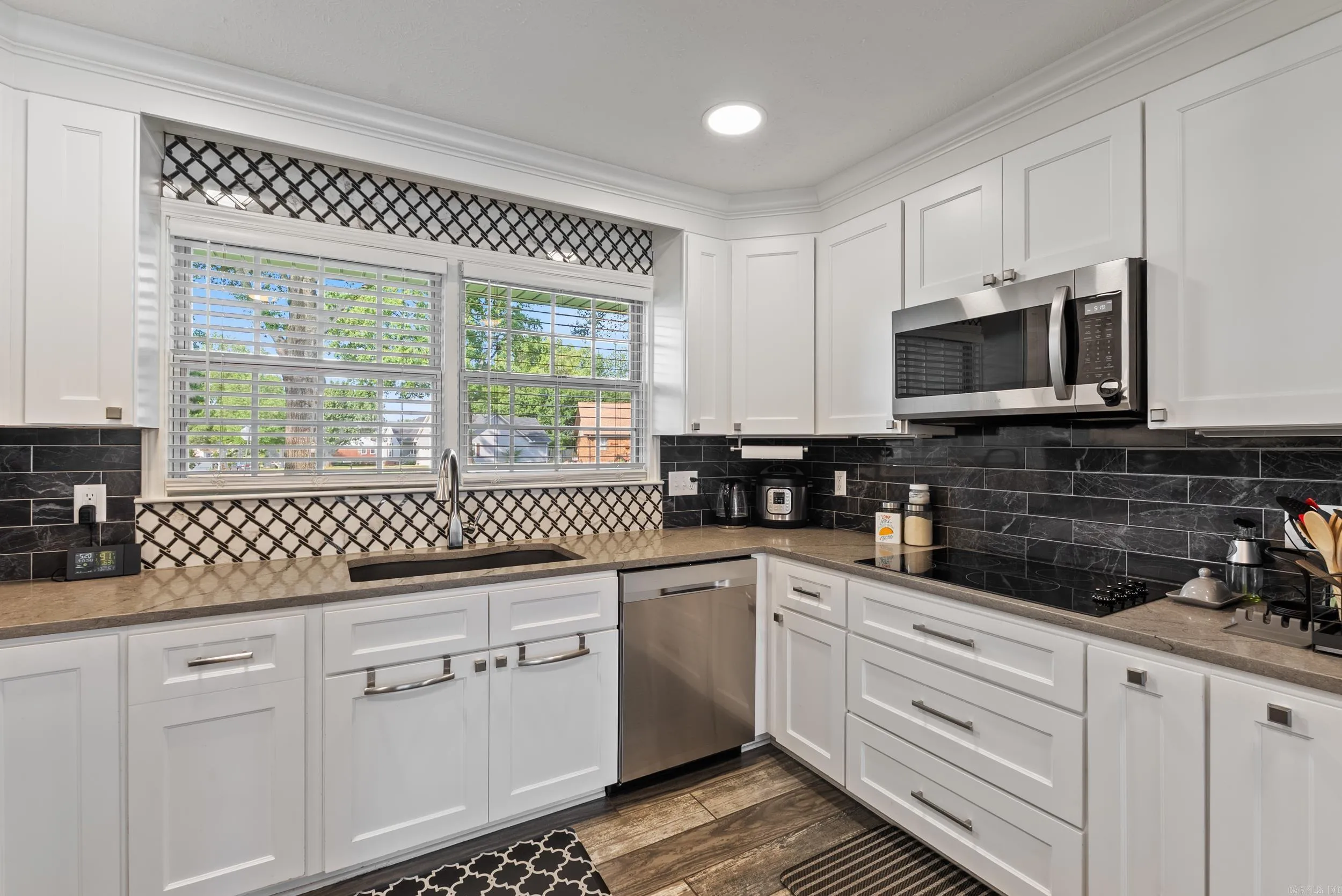 Property at 7  River oaks - Image 18