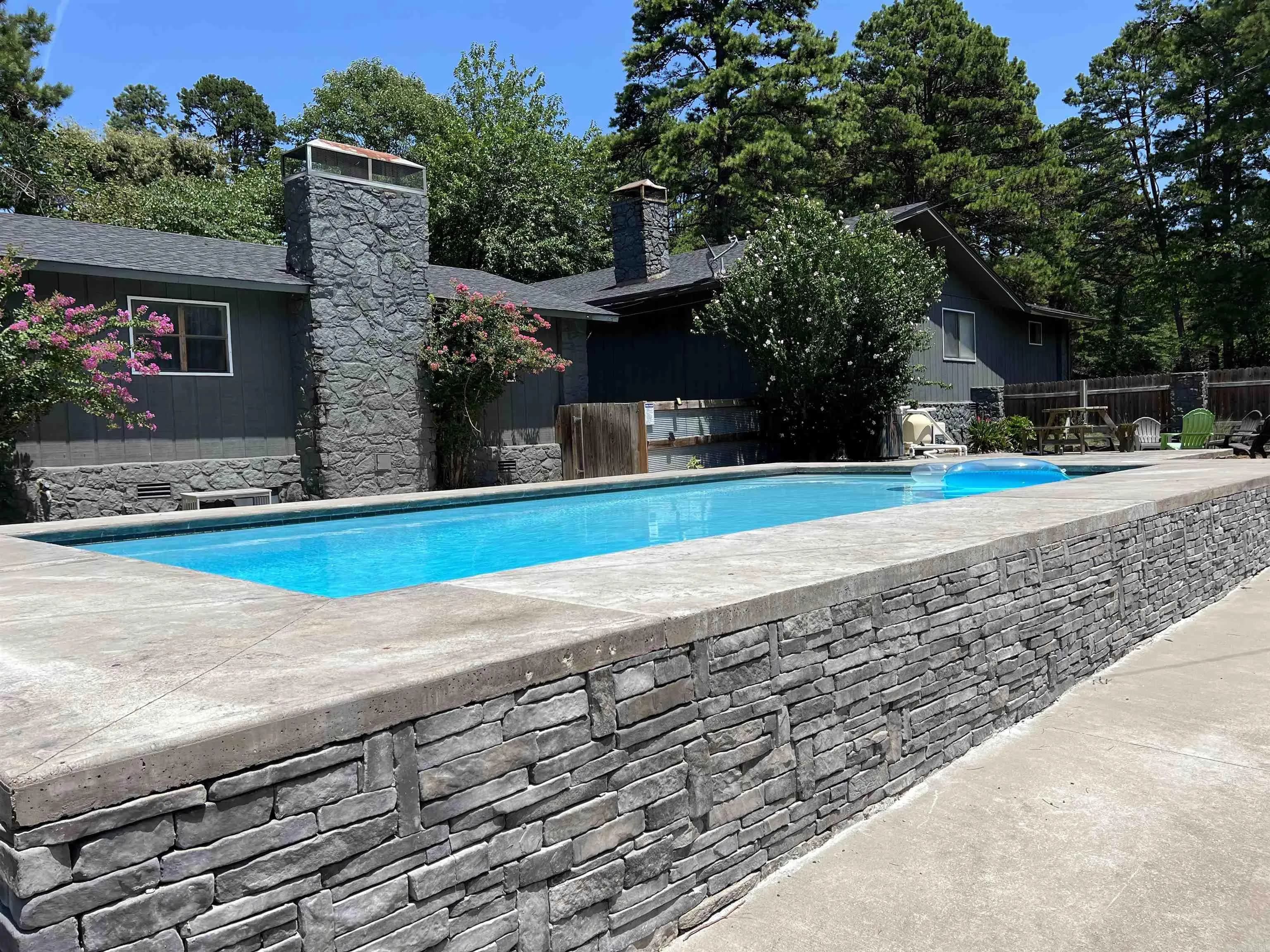 Property at 2400  Pinewood - Image 5