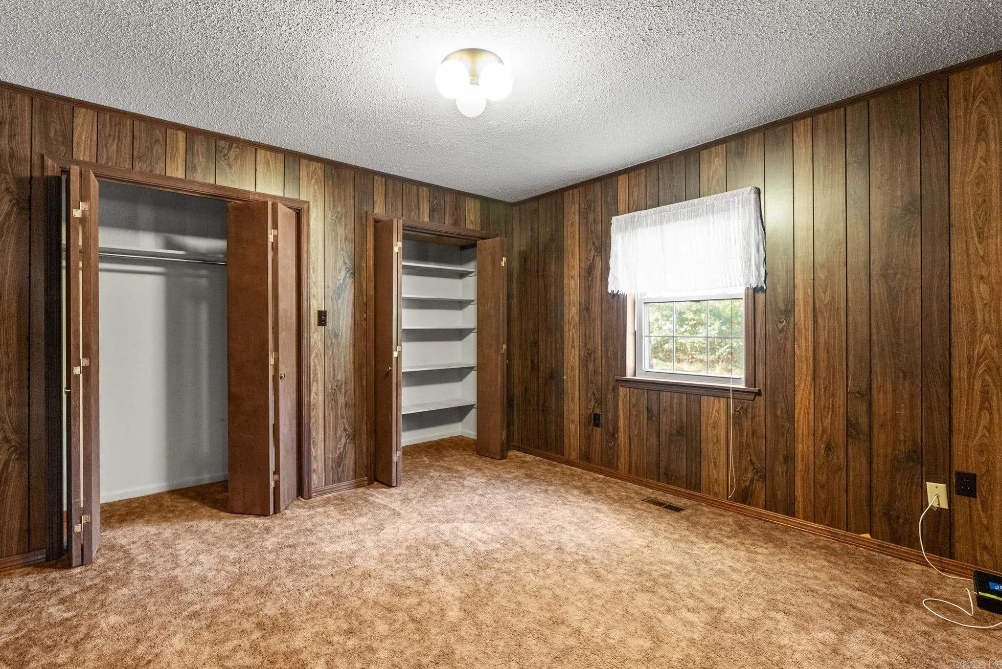 Property at 114 N Woodland - Image 31
