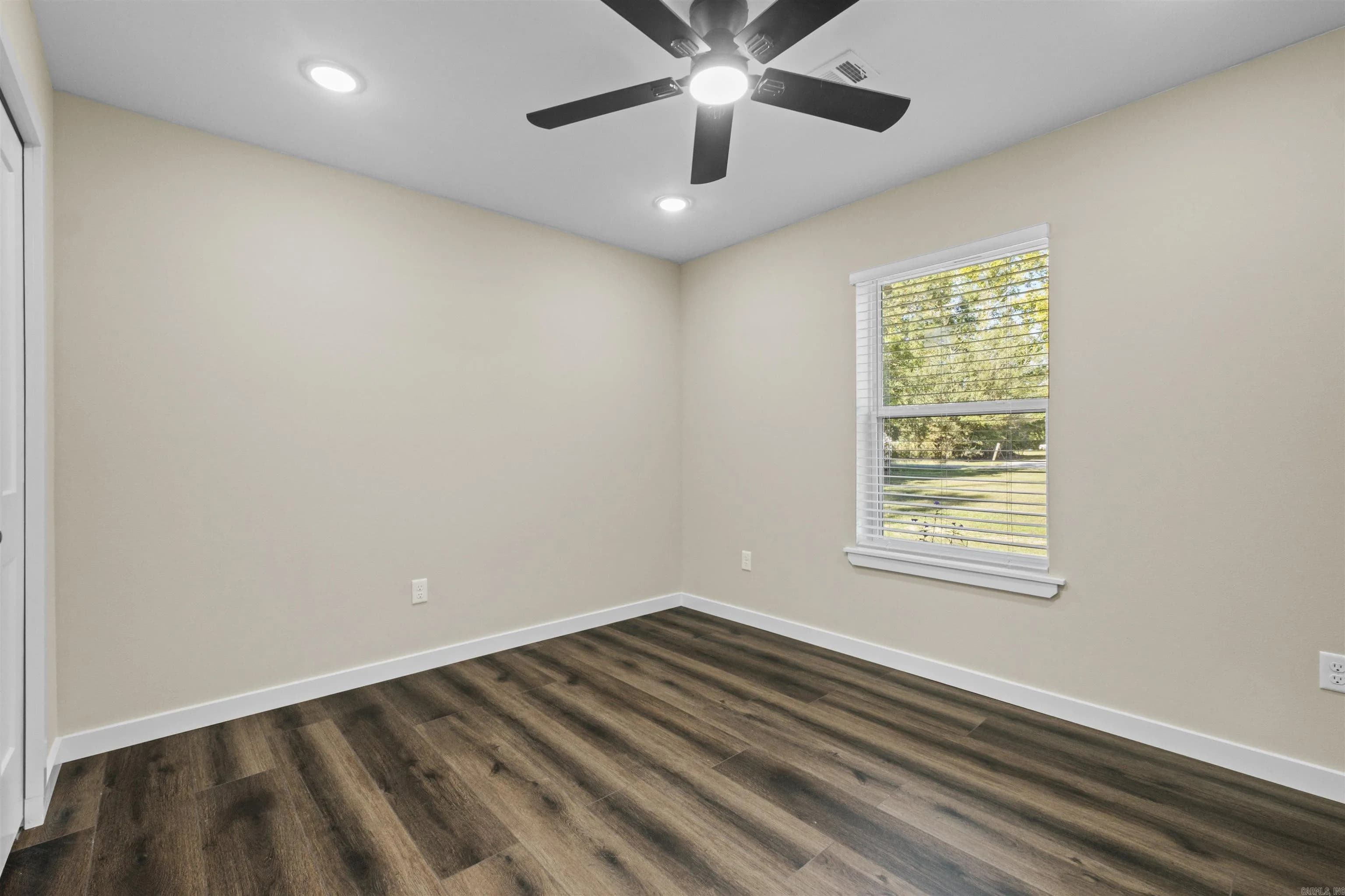 Property at 6111  Langley - Image 26