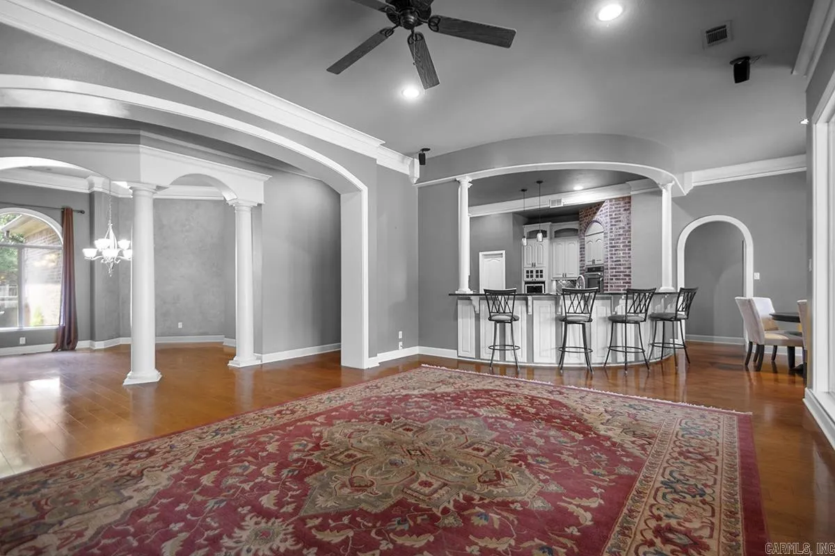 Property at 4917  Manhattan dr - Image 8