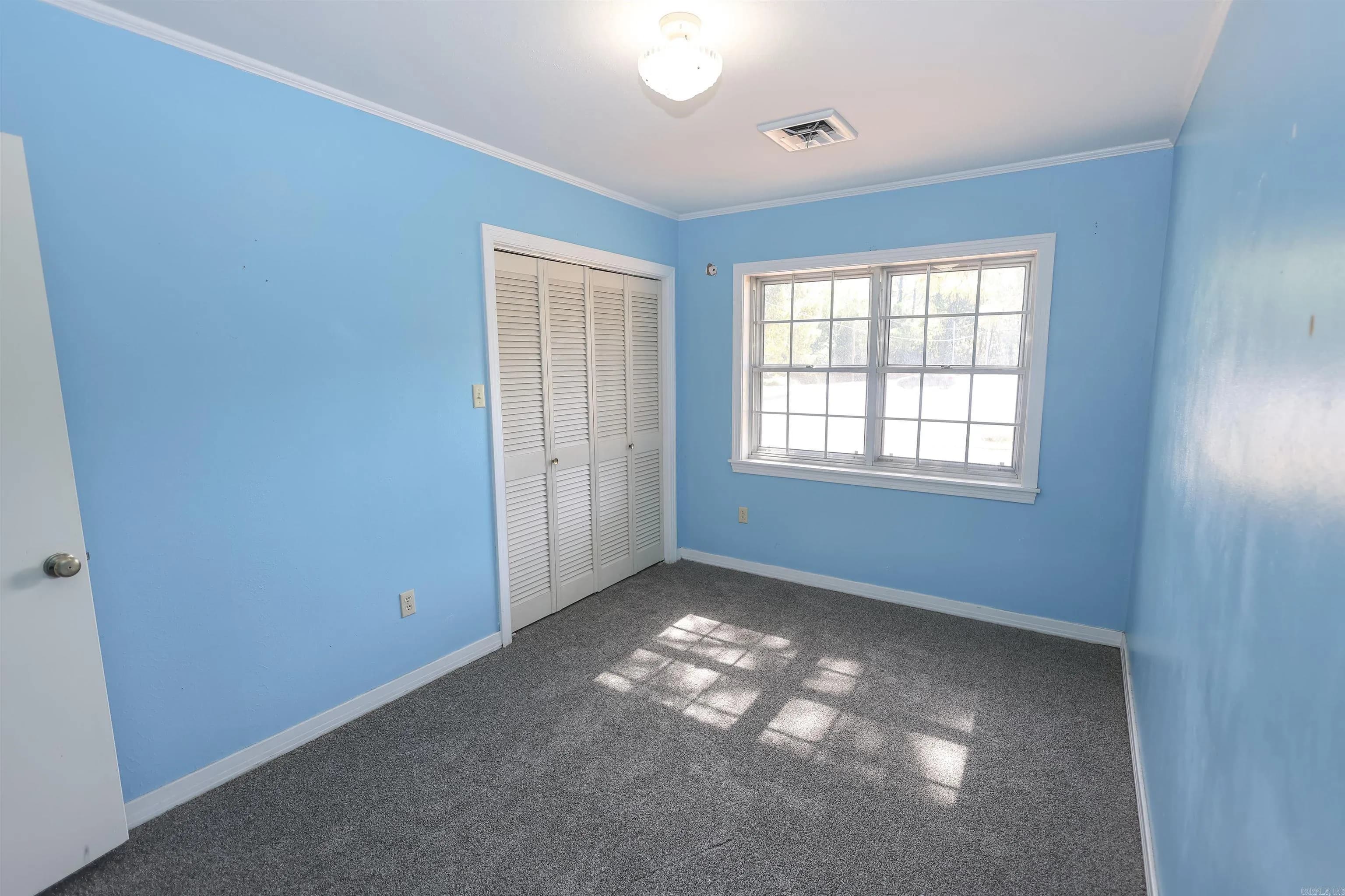 Property at 1514  Walnut - Image 15