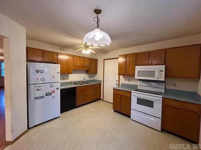 Property at 712  Clarence - Image 7
