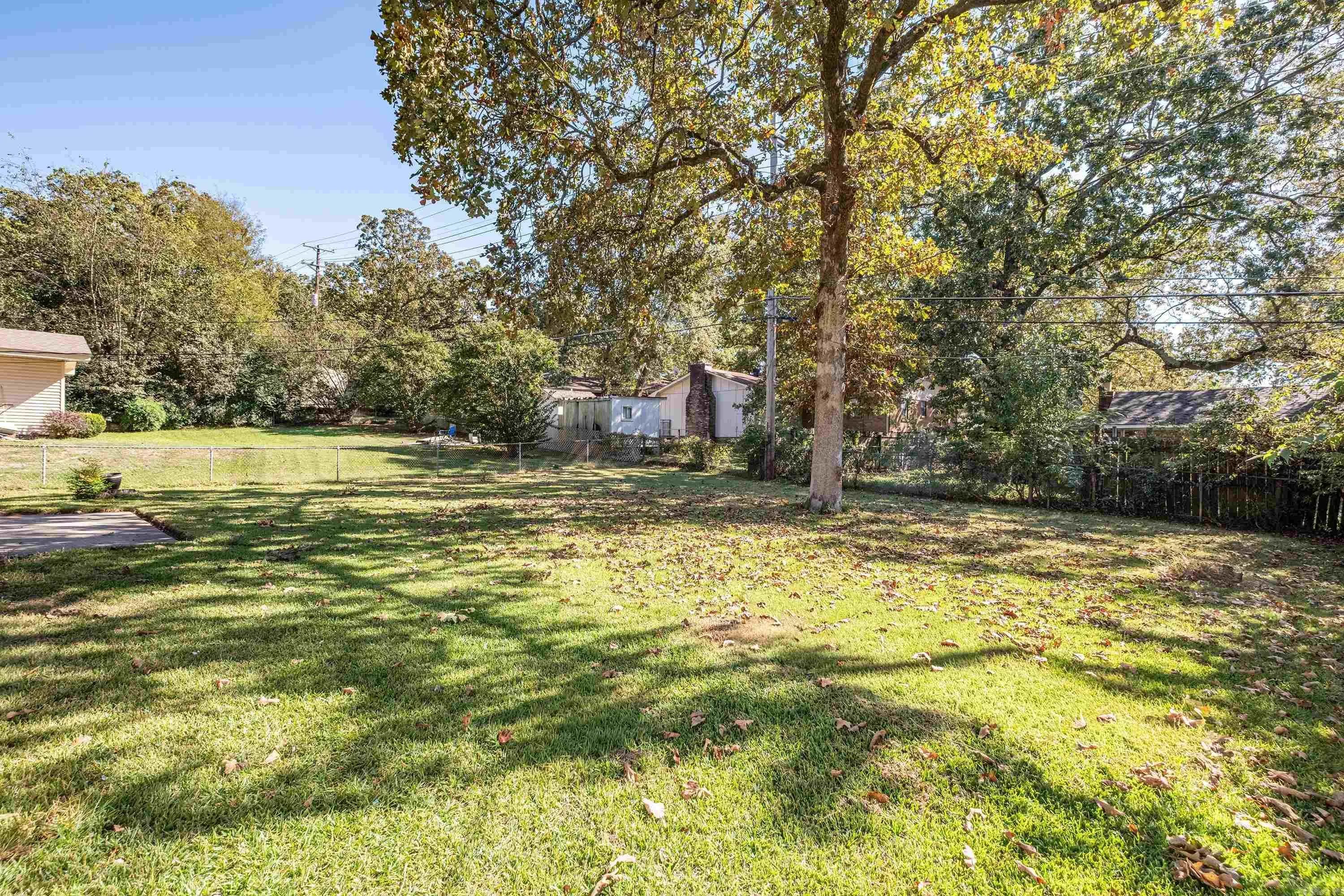 Property at 1927  Arrowhead - Image 28