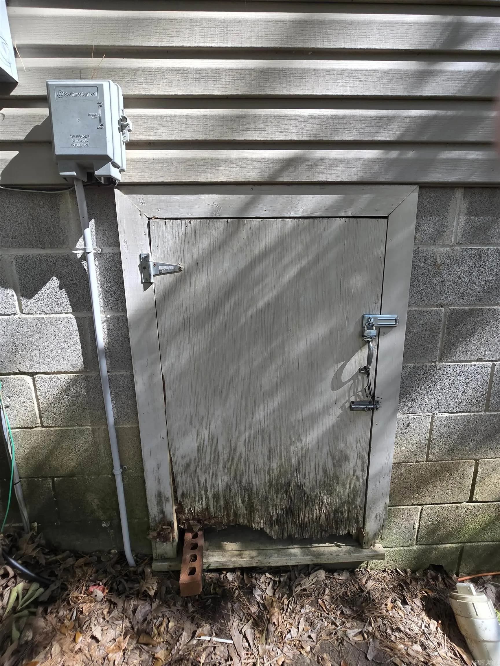 Property at 2208  Singleton - Image 34